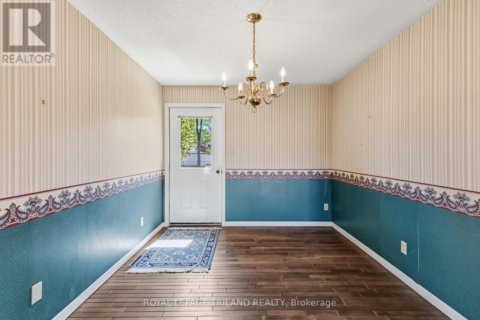 271 Anna Street, North Middlesex, Ontario  N0M 2K0 - Photo 14 - X13215072
