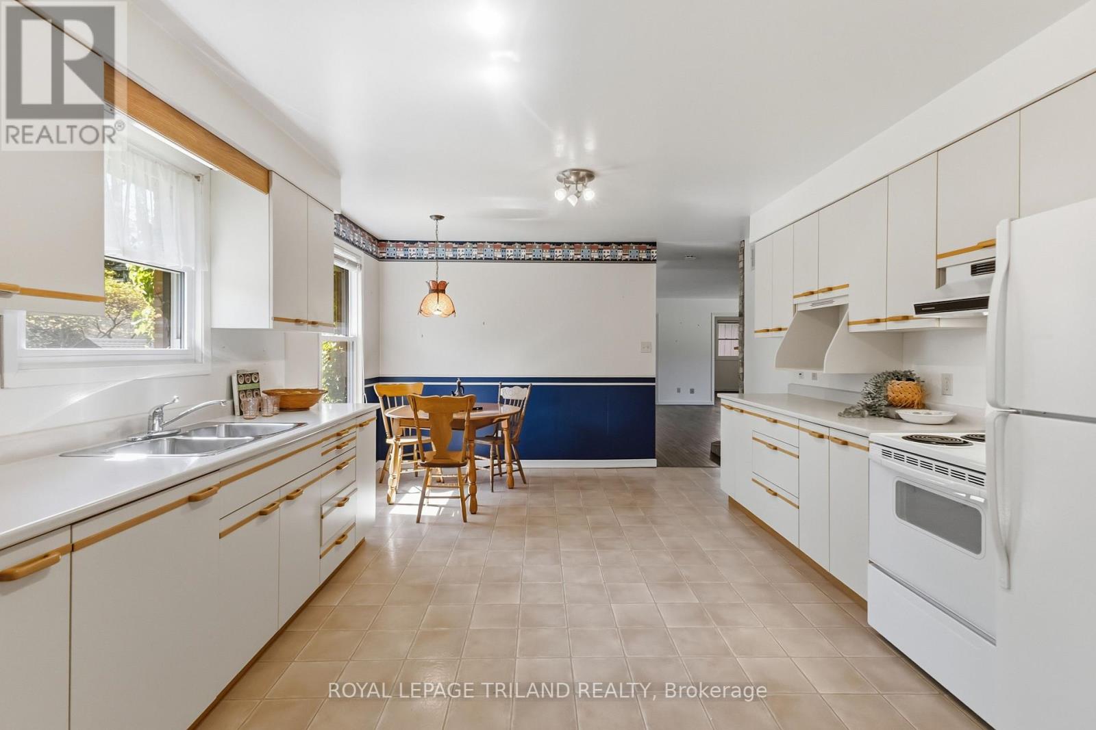 271 Anna Street, North Middlesex, Ontario  N0M 2K0 - Photo 15 - X13215072