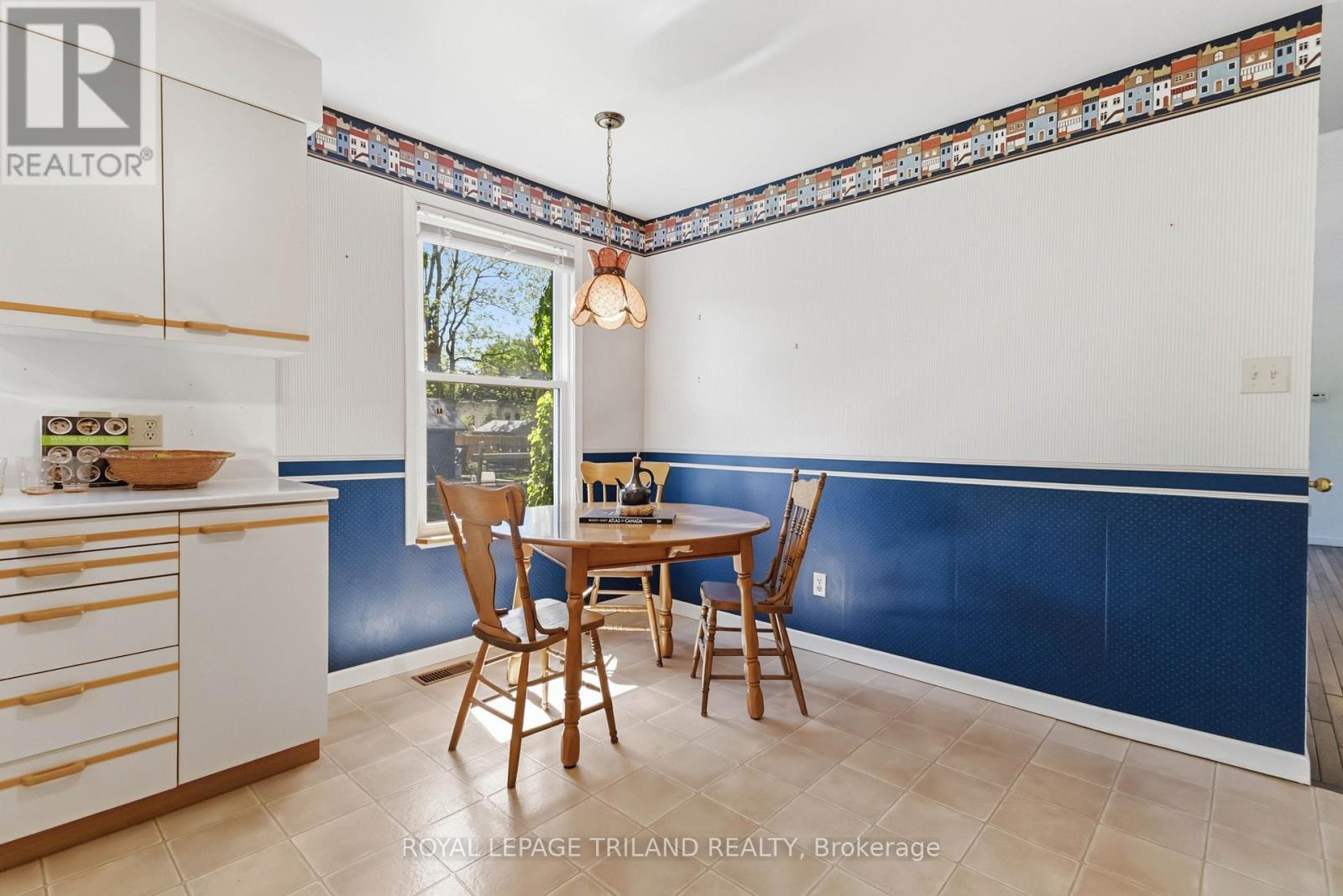 271 Anna Street, North Middlesex, Ontario  N0M 2K0 - Photo 17 - X13215072