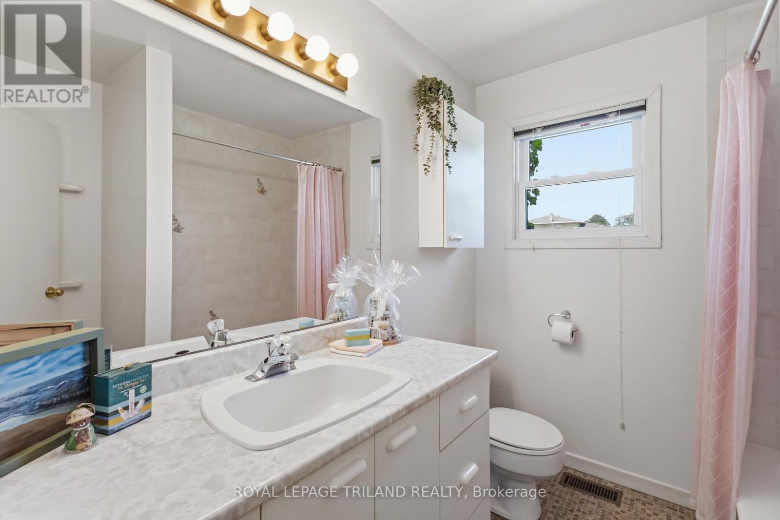 271 Anna Street, North Middlesex, Ontario  N0M 2K0 - Photo 30 - X13215072