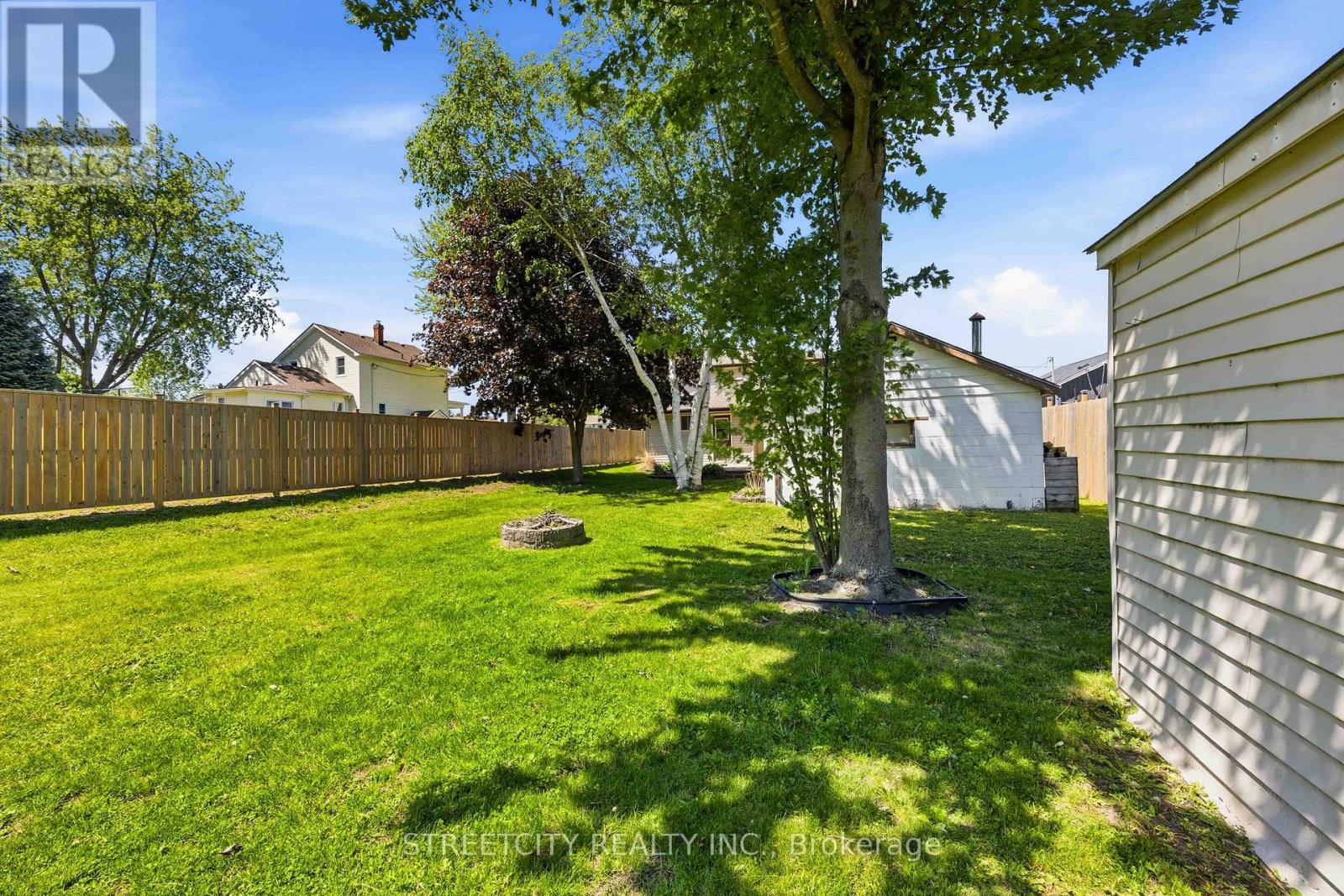 502 Plympton Street, Plympton-Wyoming, Ontario  N0N 1T0 - Photo 32 - X13215310