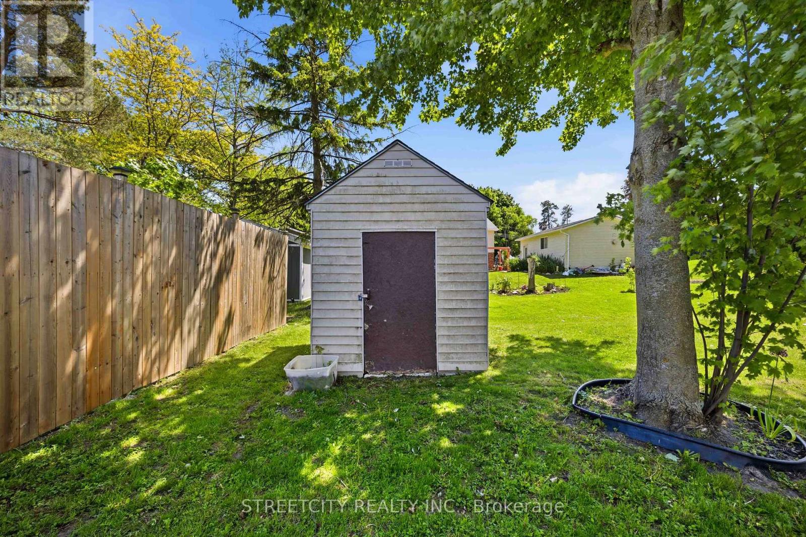 502 Plympton Street, Plympton-Wyoming, Ontario  N0N 1T0 - Photo 33 - X13215310