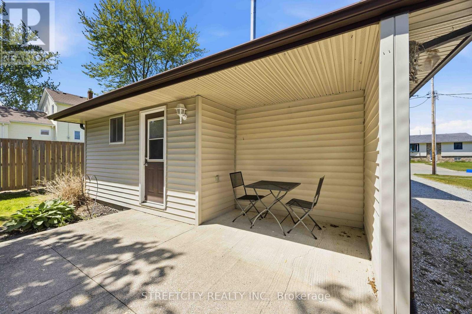 502 Plympton Street, Plympton-Wyoming, Ontario  N0N 1T0 - Photo 4 - X13215310