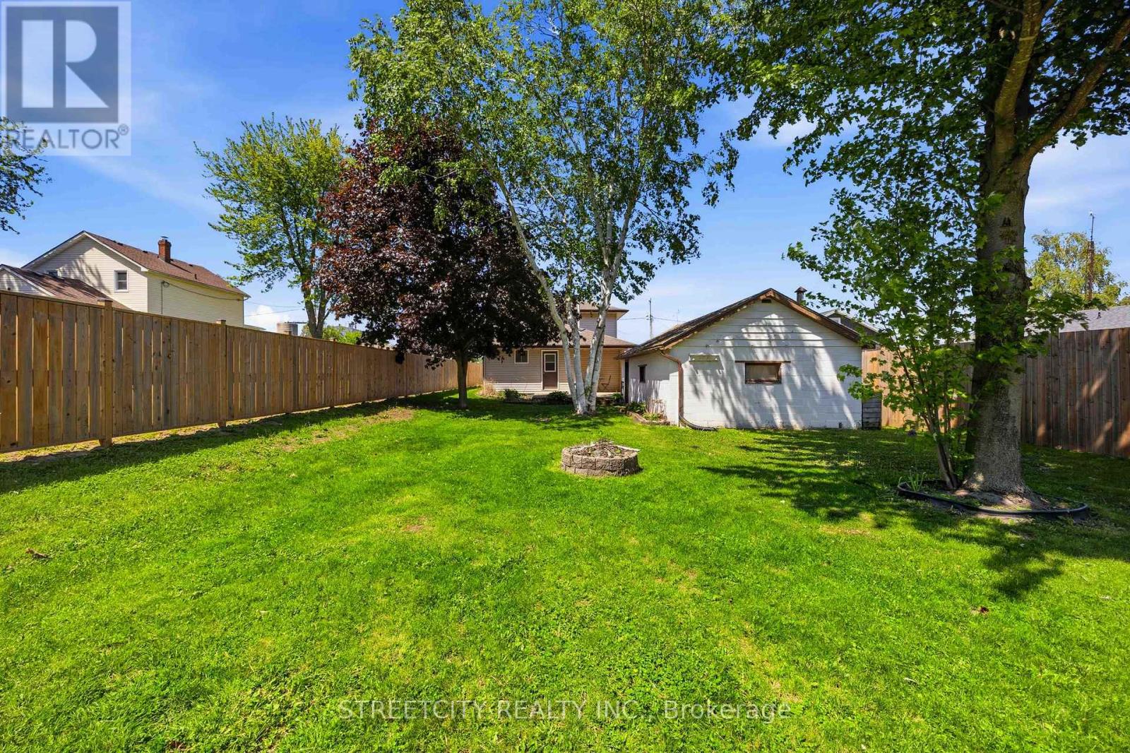 502 Plympton Street, Plympton-Wyoming, Ontario  N0N 1T0 - Photo 5 - X13215310
