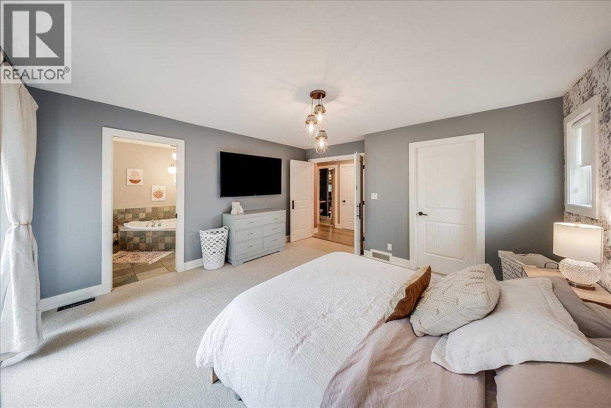 816 Columbia Road, Castlegar, British Columbia  V1N 4K6 - Photo 17 - 10388402