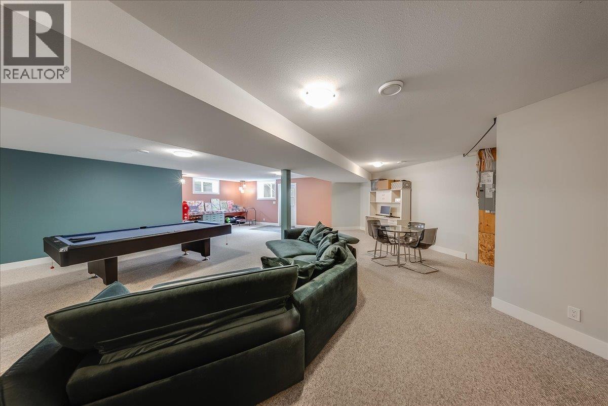 816 Columbia Road, Castlegar, British Columbia  V1N 4K6 - Photo 33 - 10388402