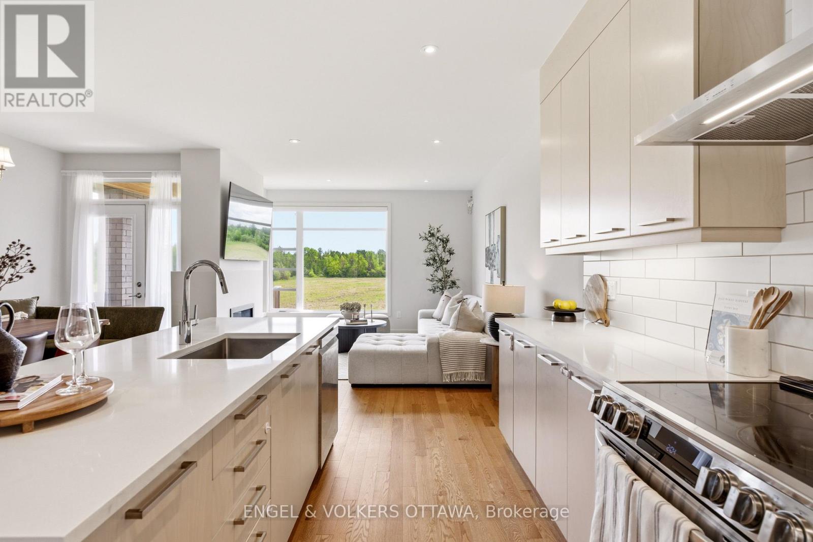 256 Shuttleworth Drive, Ottawa, Ontario K1T 0T4 - Photo 11 - X13215104