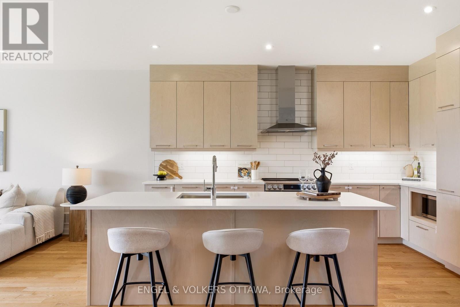 256 Shuttleworth Drive, Ottawa, Ontario K1T 0T4 - Photo 6 - X13215104