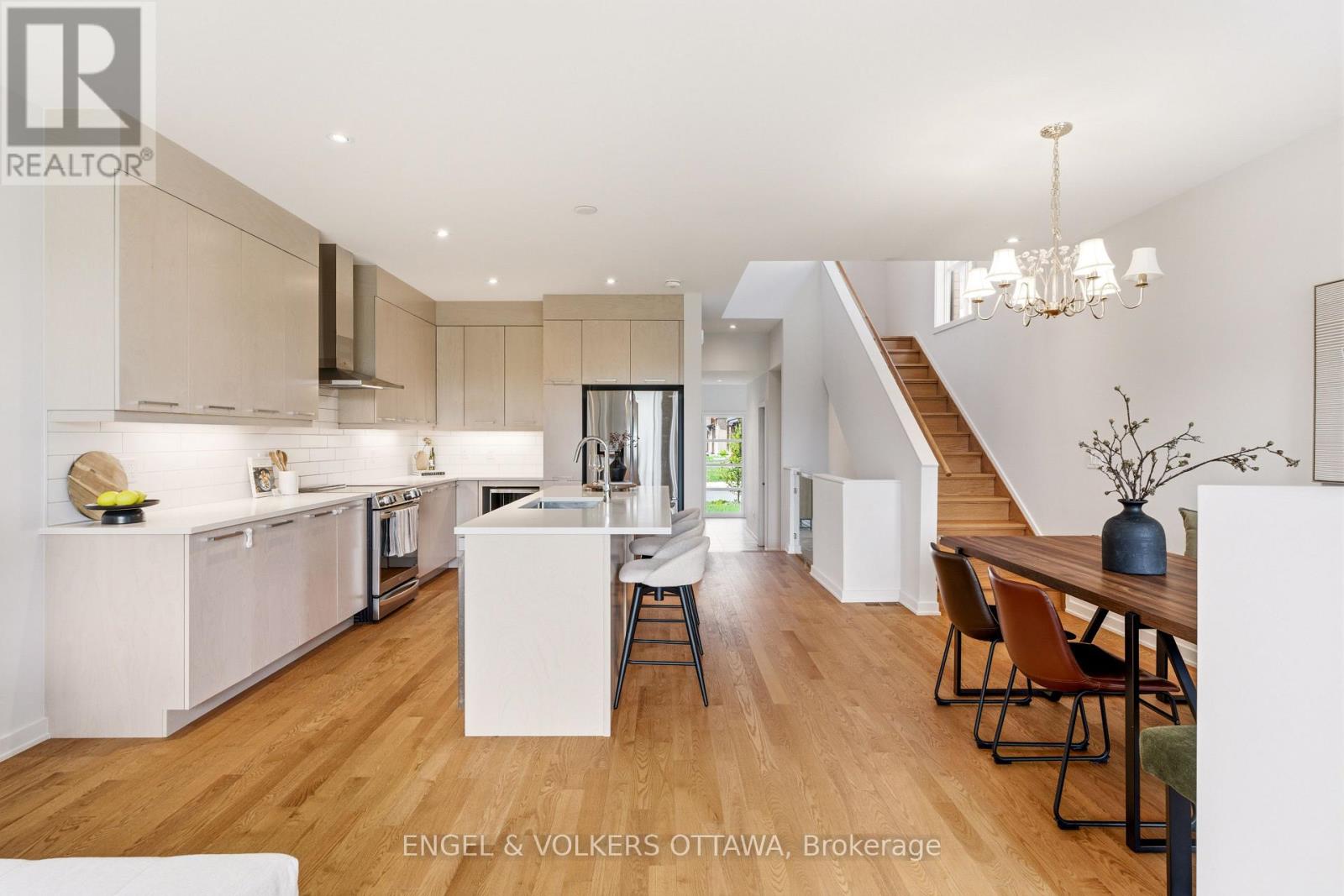 256 Shuttleworth Drive, Ottawa, Ontario K1T 0T4 - Photo 8 - X13215104