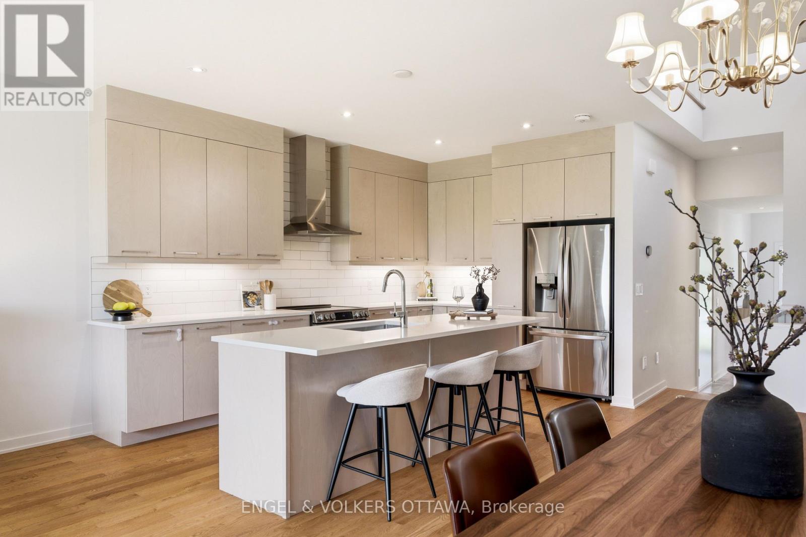 256 Shuttleworth Drive, Ottawa, Ontario K1T 0T4 - Photo 9 - X13215104