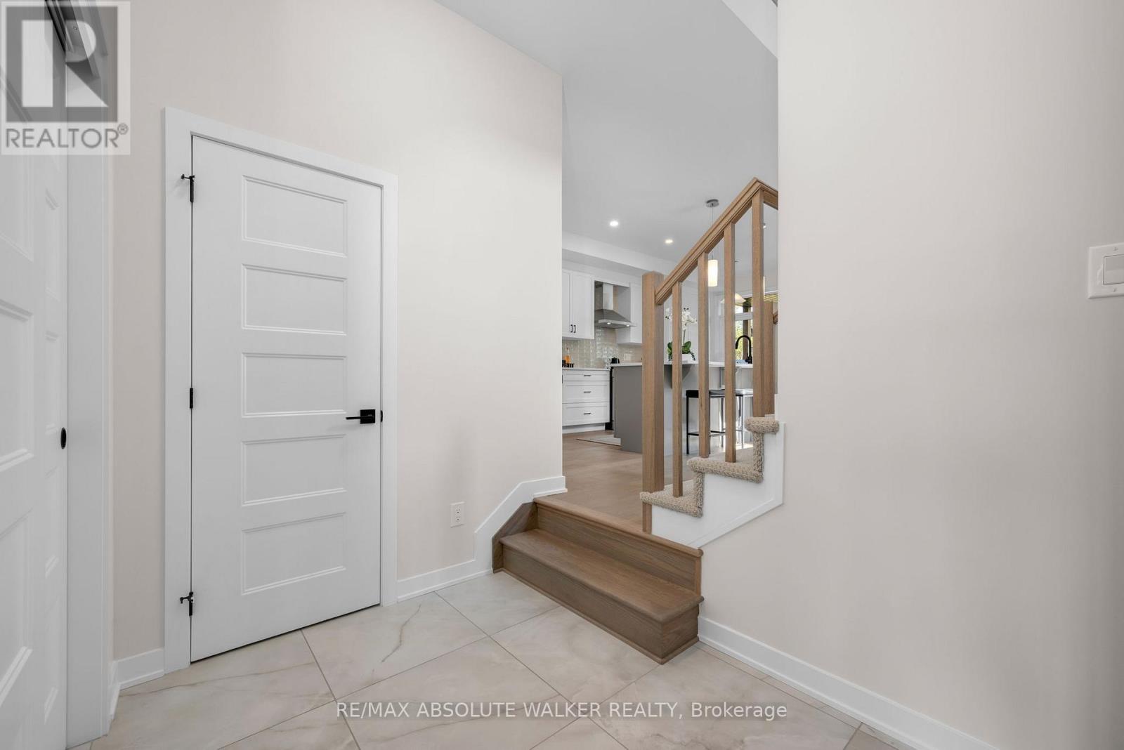515 Paakanaak Avenue, Ottawa, Ontario  K1X 0G9 - Photo 5 - X13215118