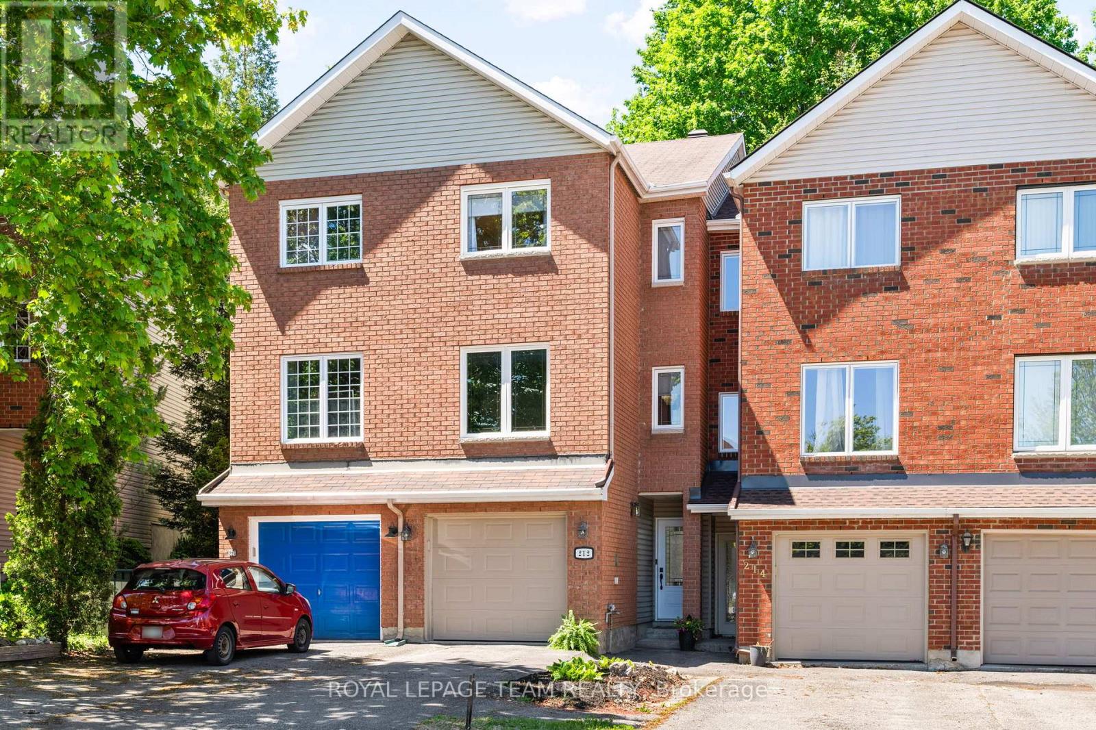 212 PROVENDER AVENUE, Ottawa, Ontario