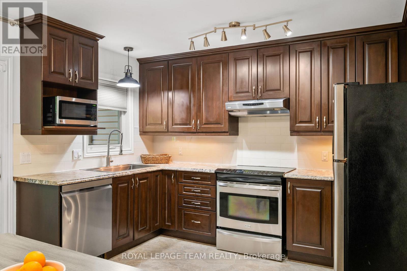 212 Provender Avenue, Ottawa, Ontario  K1K 4N7 - Photo 14 - X13215214