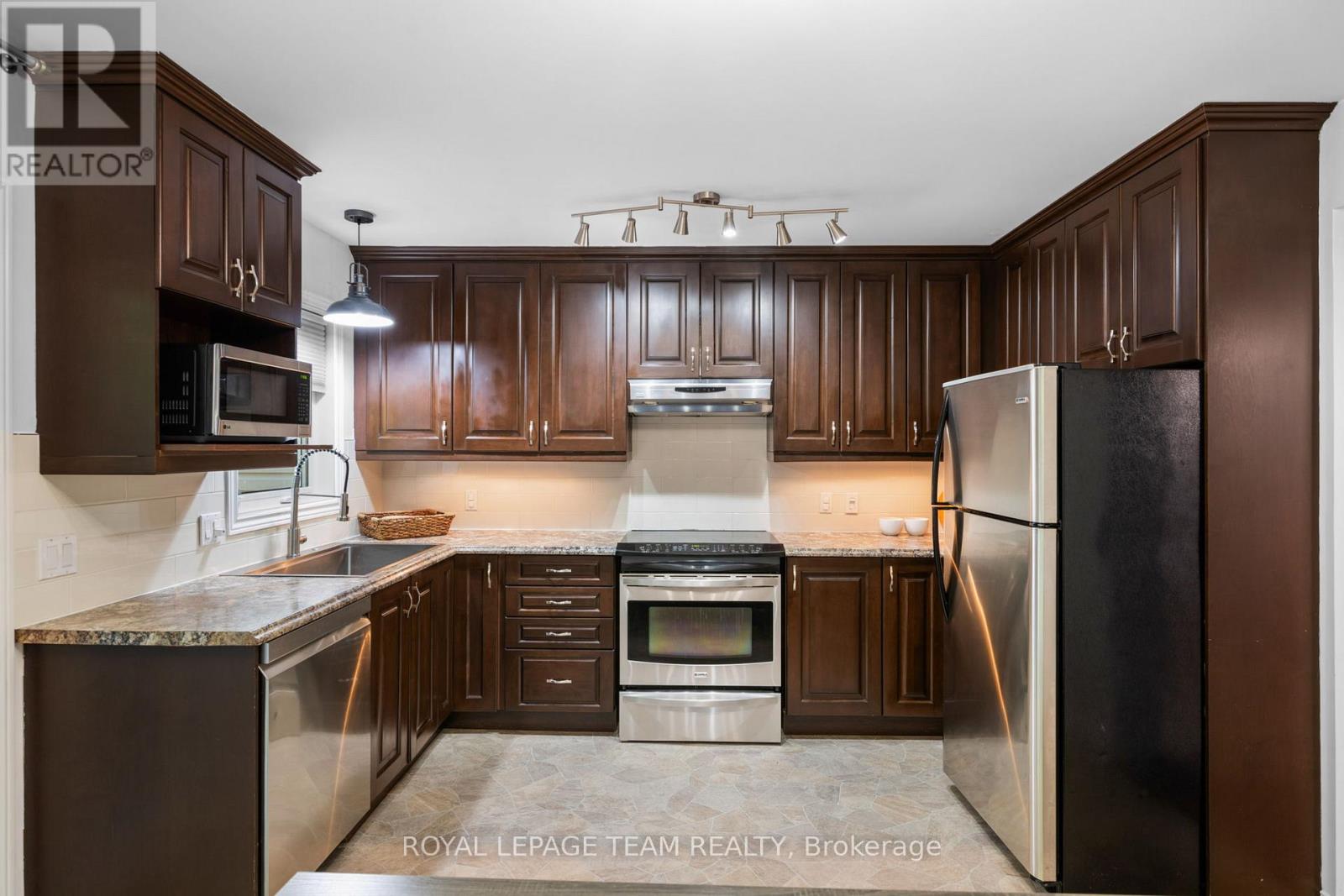 212 Provender Avenue, Ottawa, Ontario  K1K 4N7 - Photo 18 - X13215214