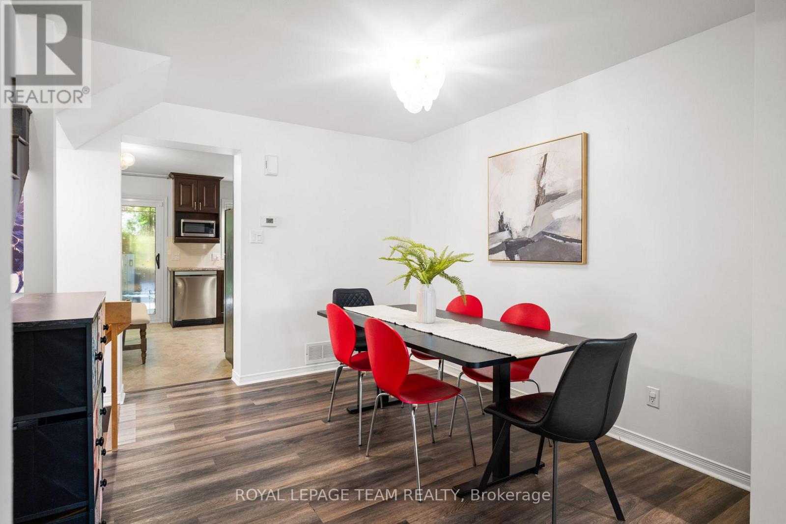 212 Provender Avenue, Ottawa, Ontario  K1K 4N7 - Photo 3 - X13215214