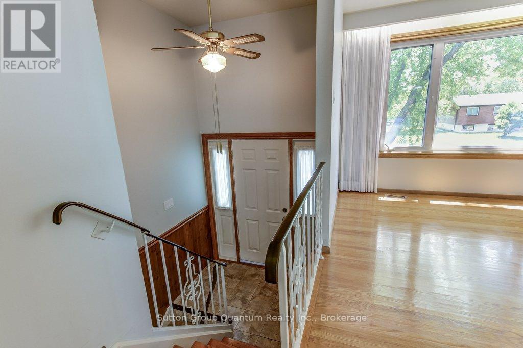 70 Graystone Drive, Hamilton, Ontario  L9C 4R8 - Photo 8 - X13215120