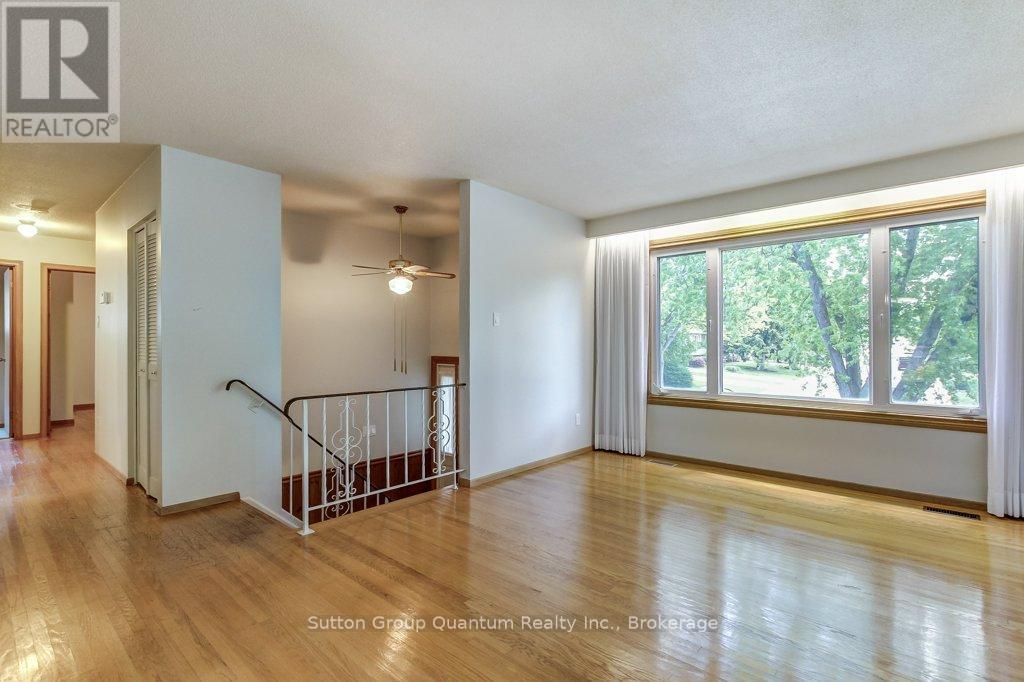 70 Graystone Drive, Hamilton, Ontario  L9C 4R8 - Photo 9 - X13215120