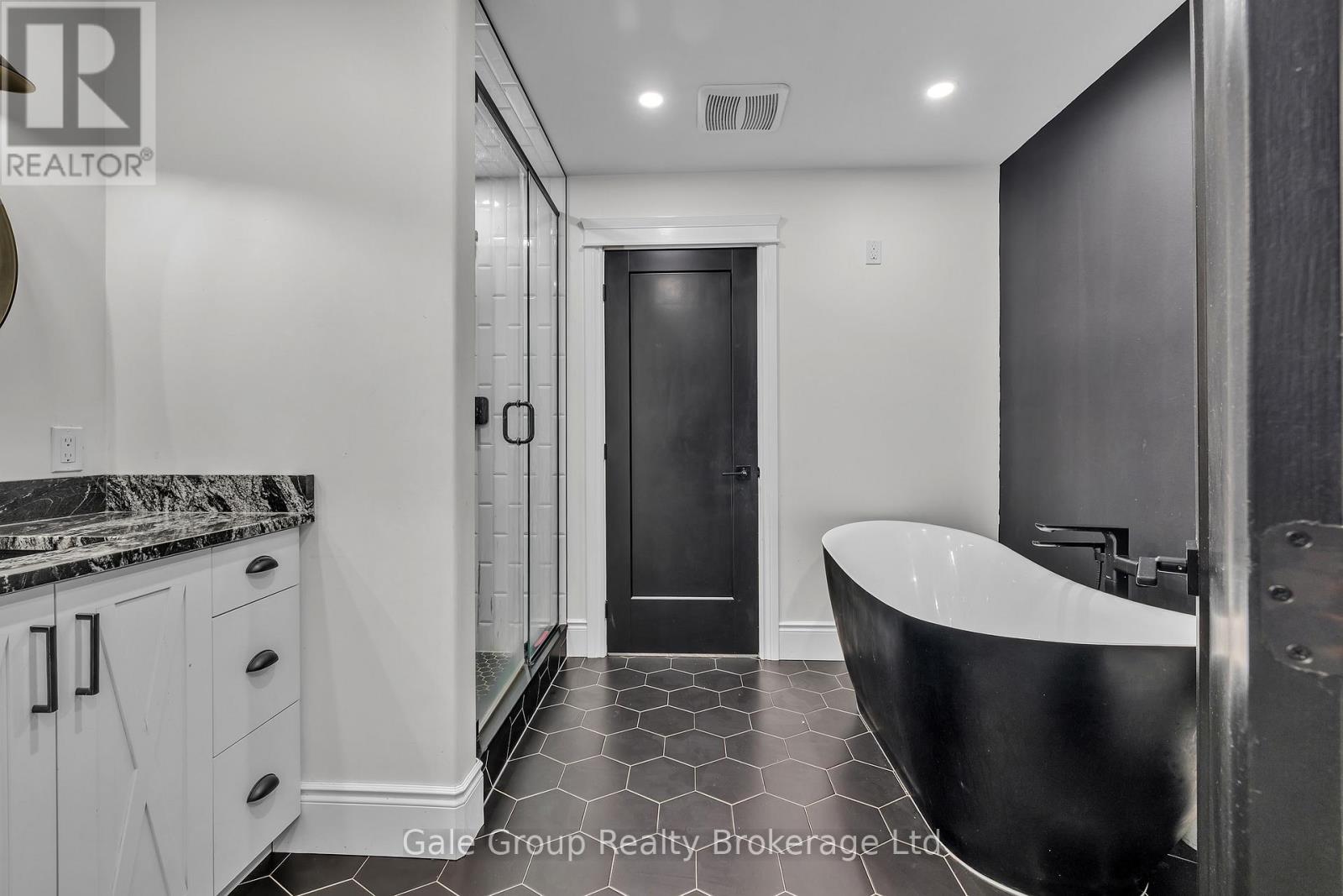 10 Knowles Drive, Woodstock, Ontario  N4S 8T9 - Photo 4 - X13215084