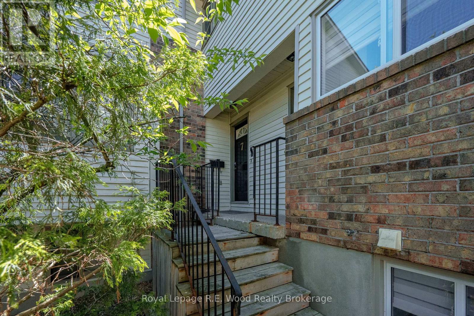Unit #7 - 21 Wren Court, Tillsonburg, Ontario  N4G 5K2 - Photo 3 - X13215252
