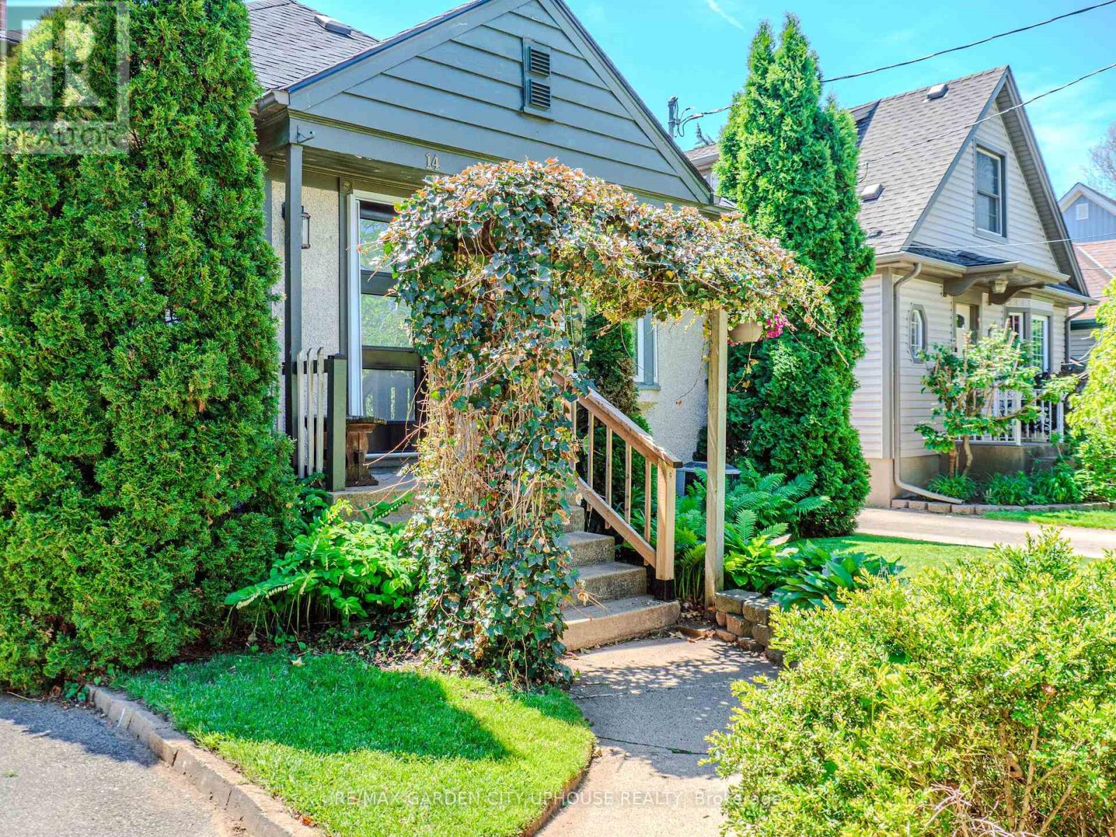 14 Spruce Street, St. Catharines, Ontario  L2R 1B3 - Photo 13 - X13215086