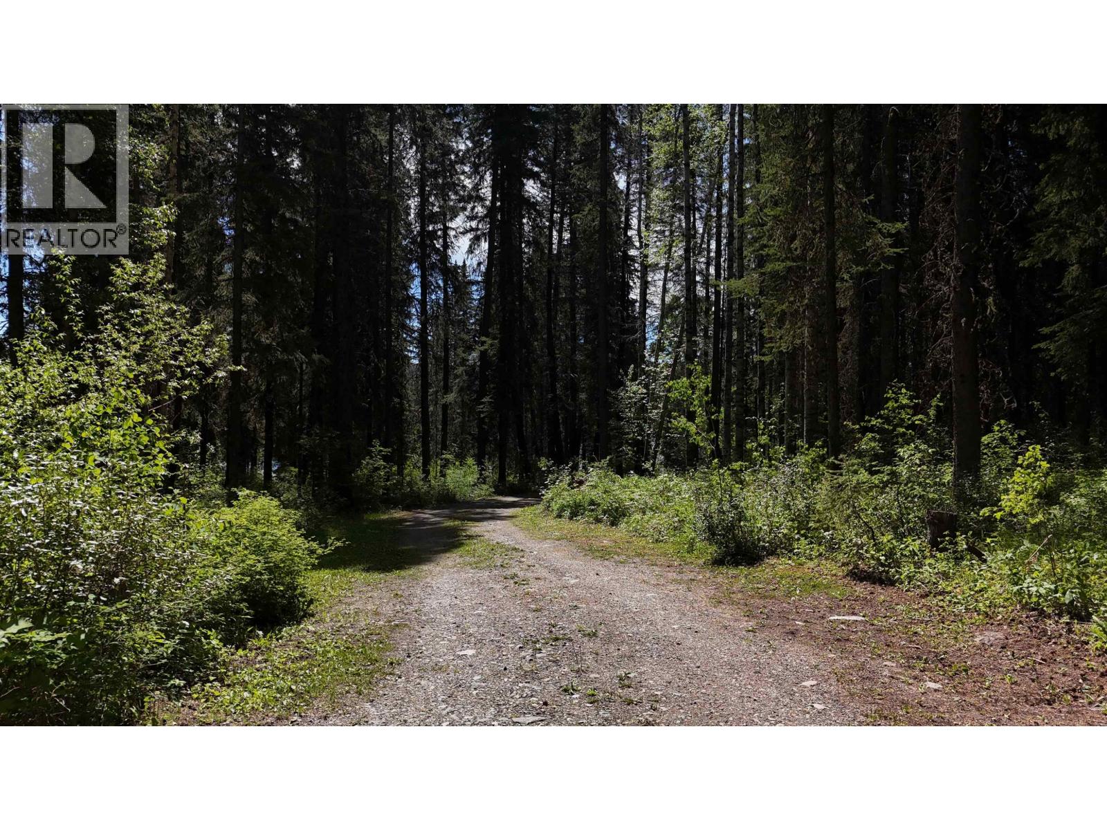 5780 Timothy Lake Road, 100 Mile House, British Columbia  V0K 1T0 - Photo 12 - R3094293