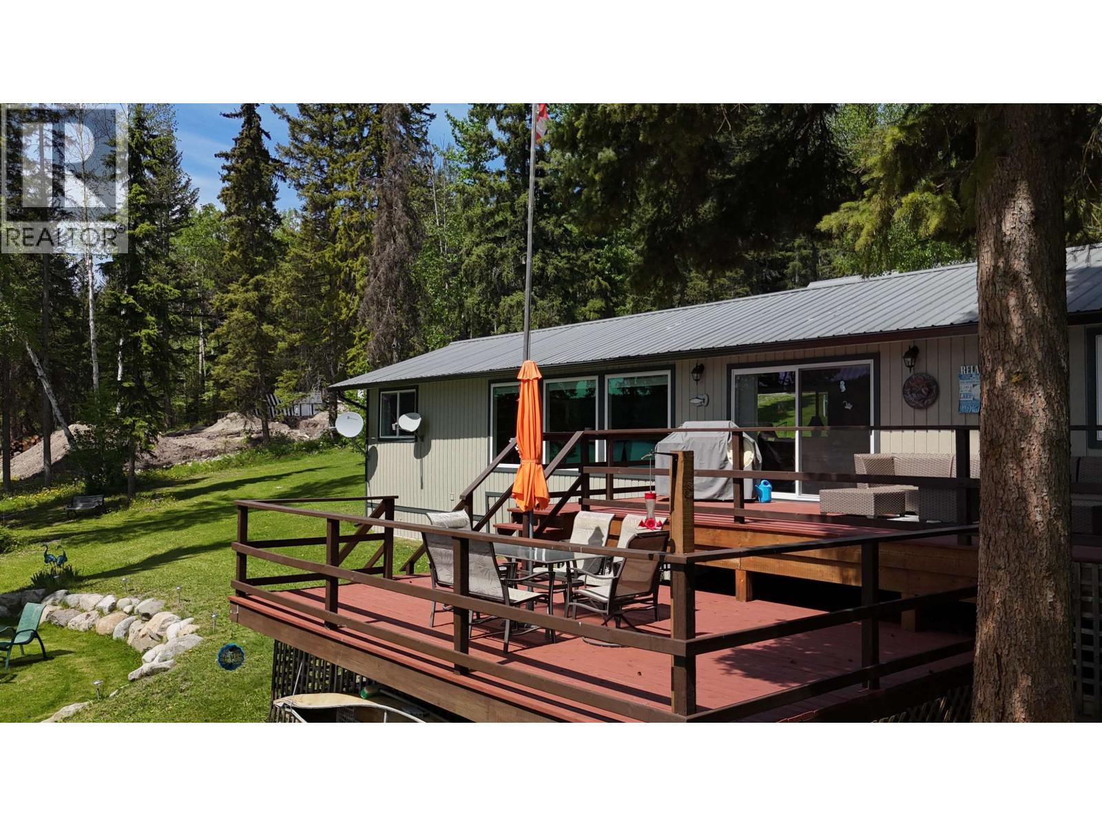 5780 Timothy Lake Road, 100 Mile House, British Columbia  V0K 1T0 - Photo 8 - R3094293