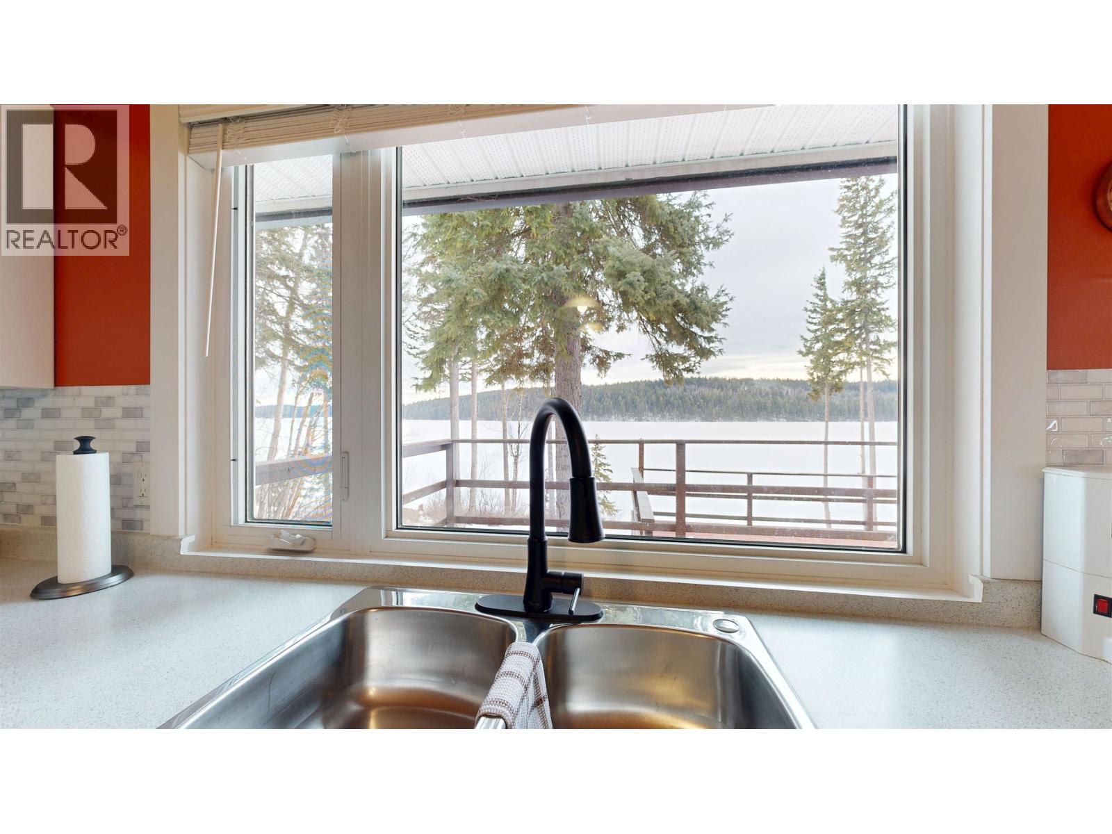 5780 Timothy Lake Road, 100 Mile House, British Columbia  V0K 1T0 - Photo 24 - R3094293