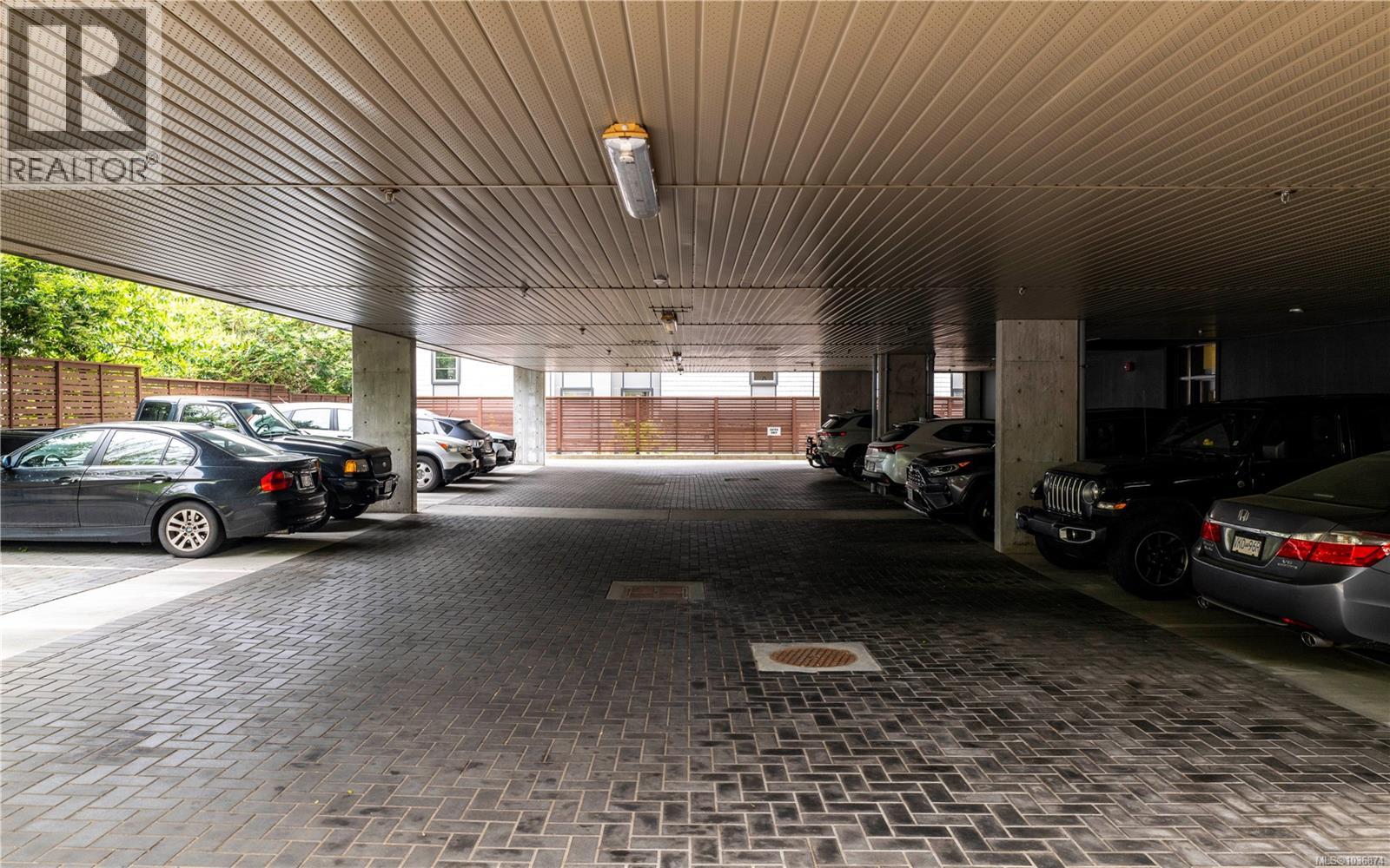 202 2580 Penrhyn St, Saanich, British Columbia  V8N 1G3 - Photo 18 - 1036874