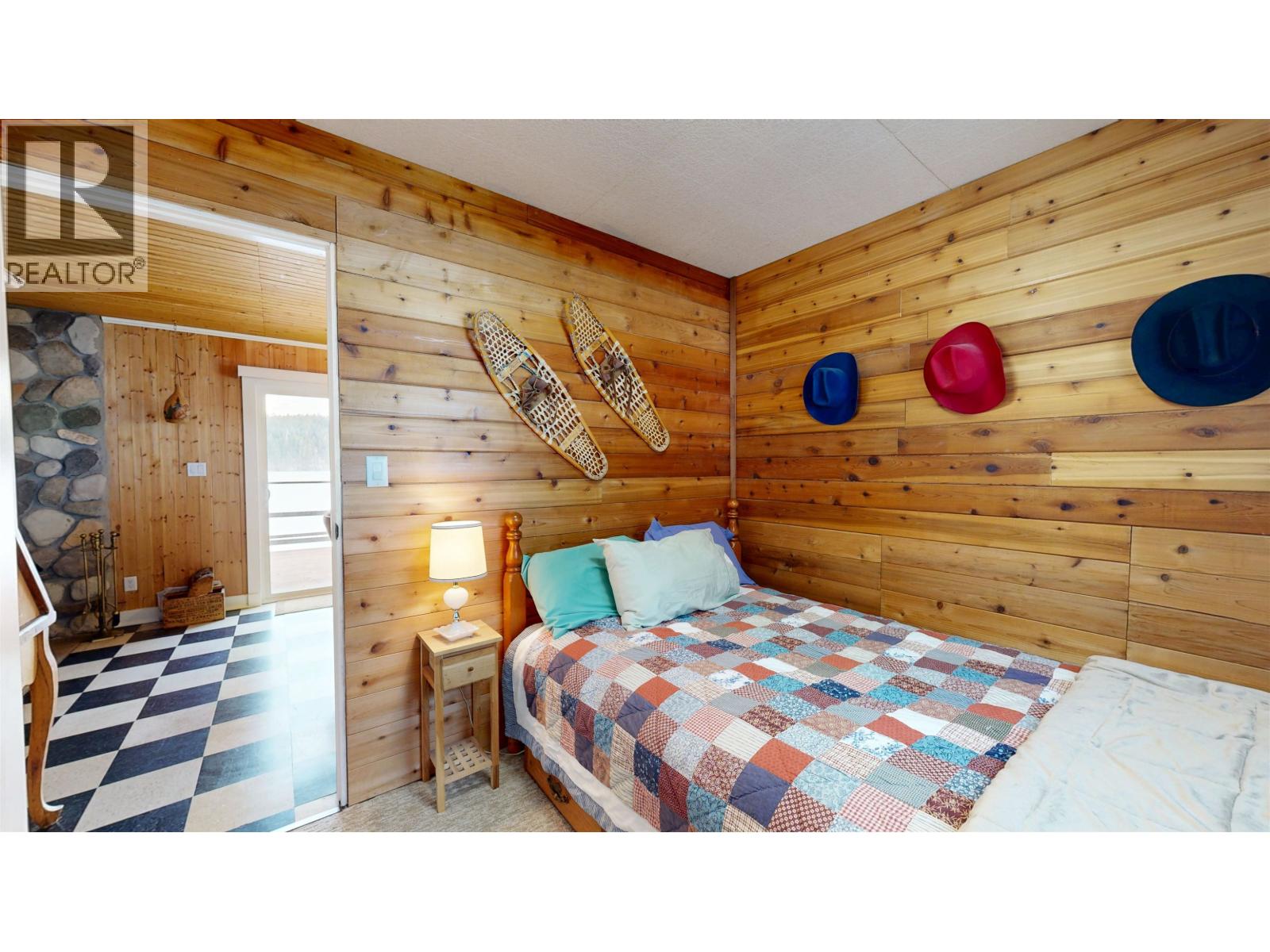 5780 Timothy Lake Road, 100 Mile House, British Columbia  V0K 1T0 - Photo 30 - R3094293