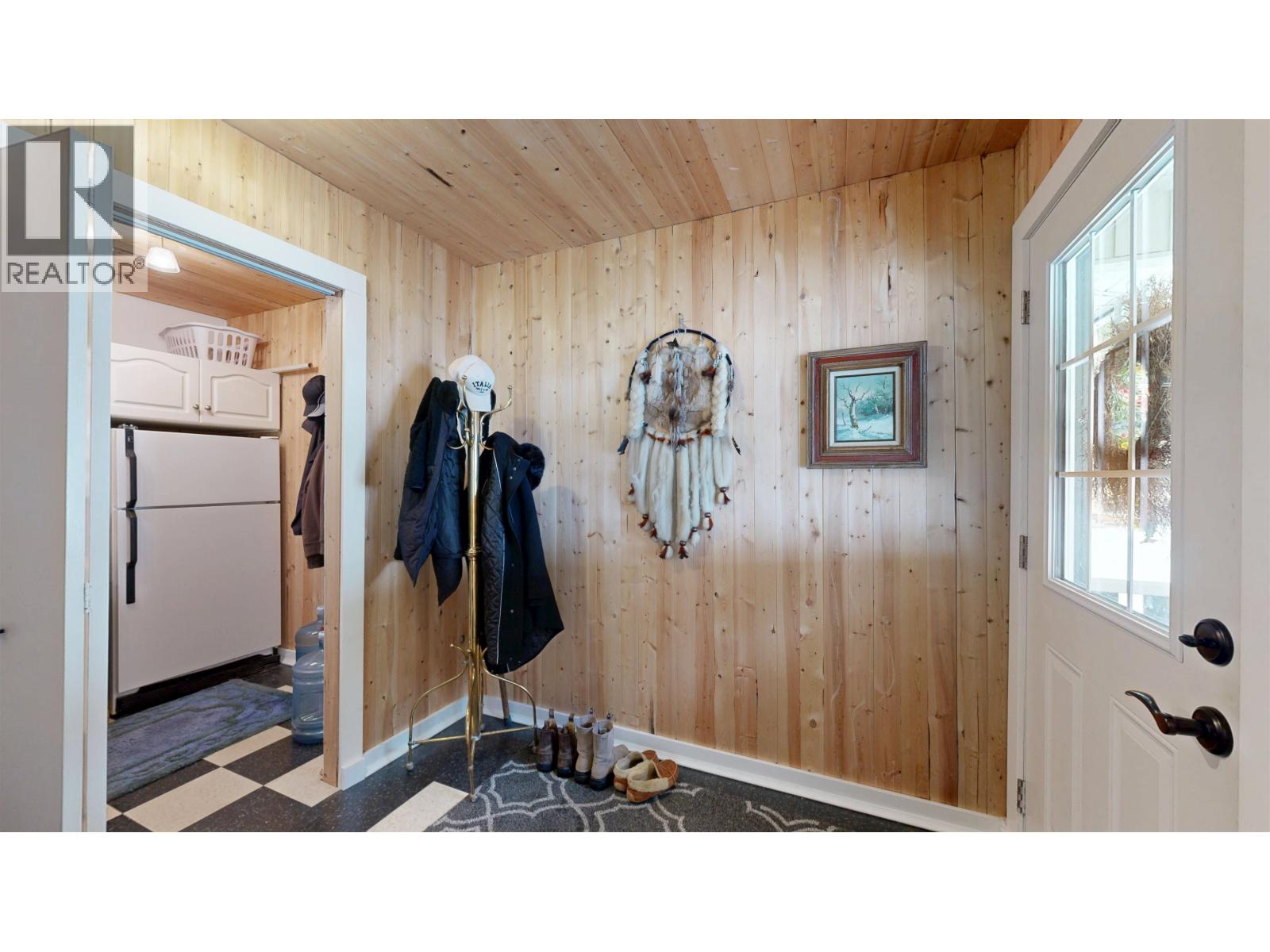 5780 Timothy Lake Road, 100 Mile House, British Columbia  V0K 1T0 - Photo 34 - R3094293