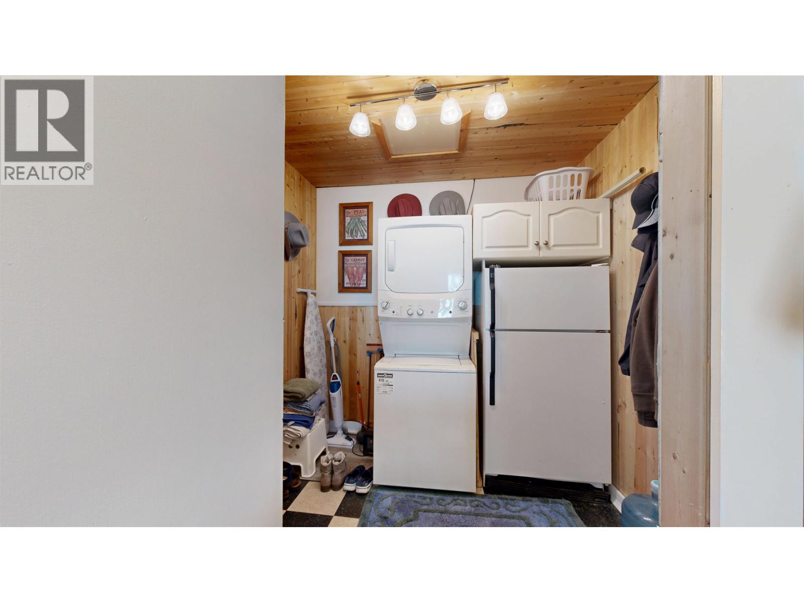 5780 Timothy Lake Road, 100 Mile House, British Columbia  V0K 1T0 - Photo 36 - R3094293