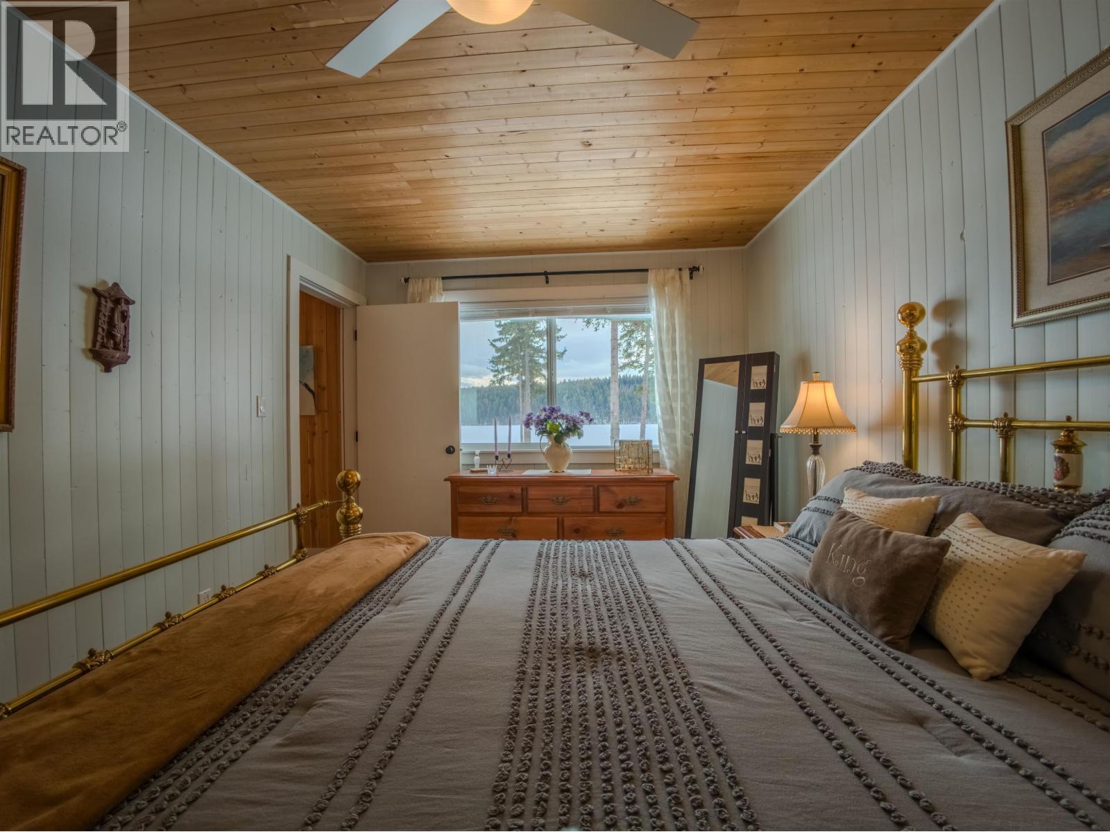 5780 Timothy Lake Road, 100 Mile House, British Columbia  V0K 1T0 - Photo 26 - R3094293
