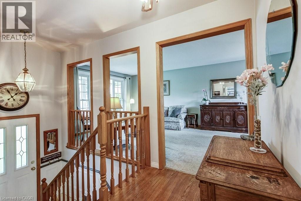 633 Sheraton Road, Burlington, Ontario  L7L 4B3 - Photo 4 - 40834829
