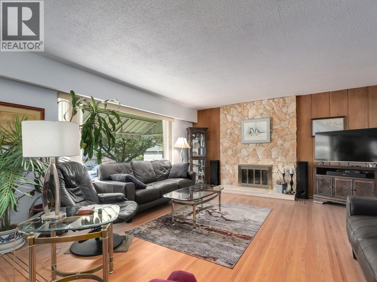 4545 William Street, Burnaby, British Columbia  V5C 3K5 - Photo 4 - R3129442