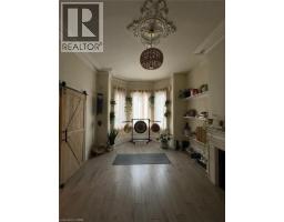 842 KING Street W, toronto, Ontario