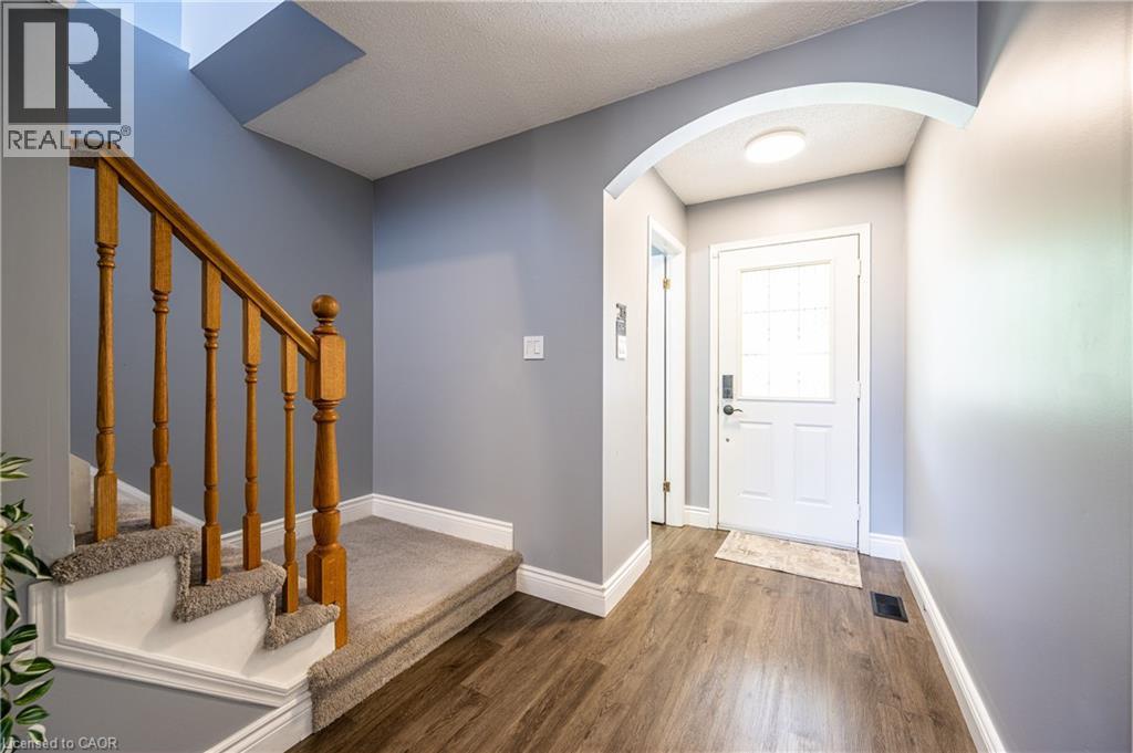 423 Veronica Drive, Kitchener, Ontario  N2A 4E9 - Photo 6 - 40830508
