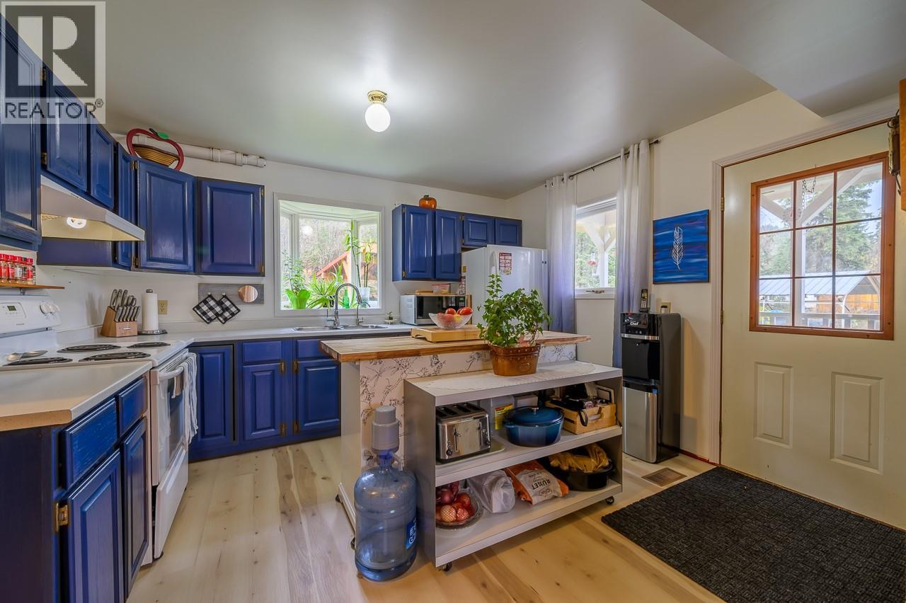 9063 Doyle Road, Kamloops, British Columbia  V0E 1Z1 - Photo 12 - 10389057