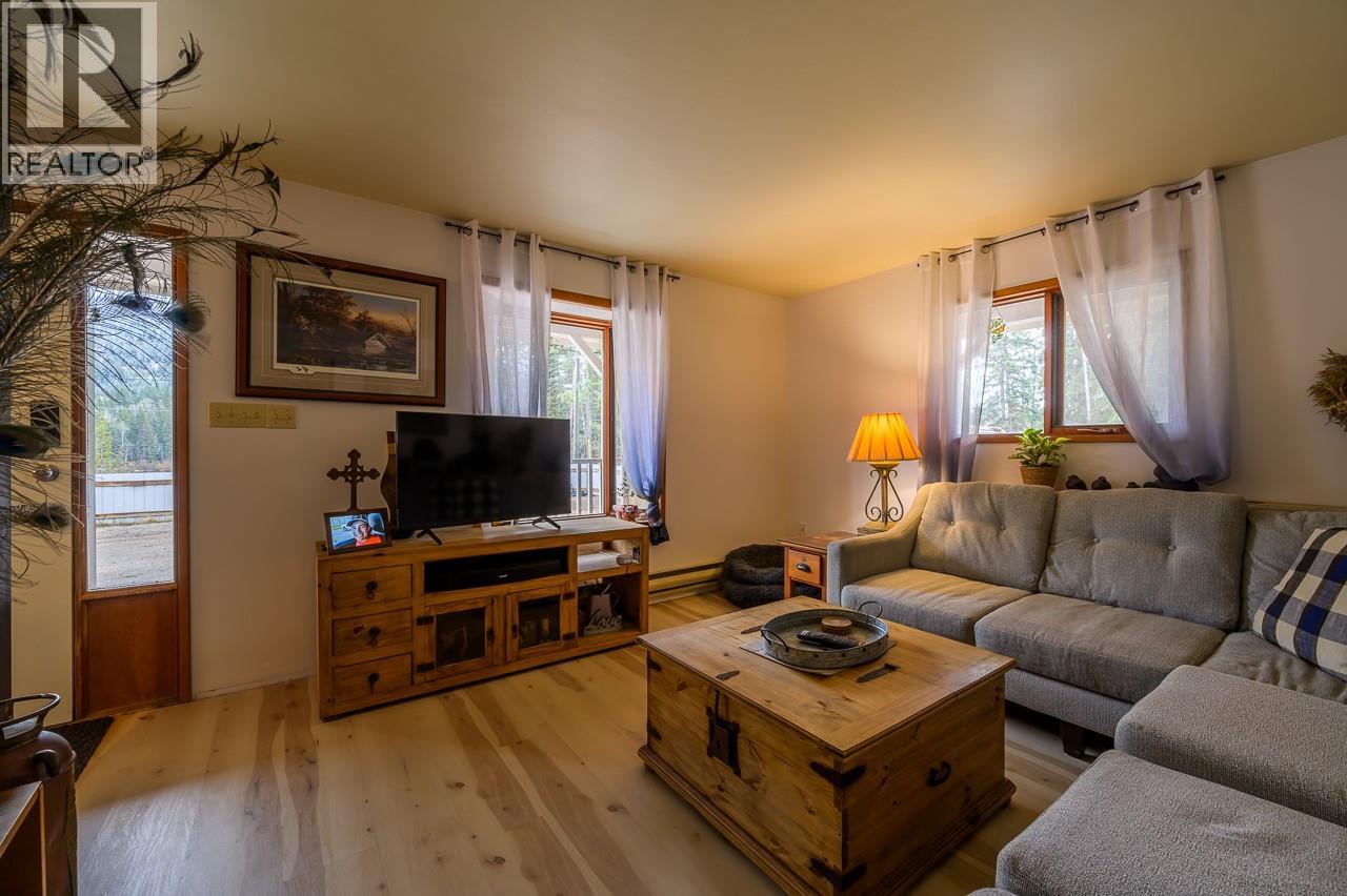 9063 Doyle Road, Kamloops, British Columbia  V0E 1Z1 - Photo 15 - 10389057