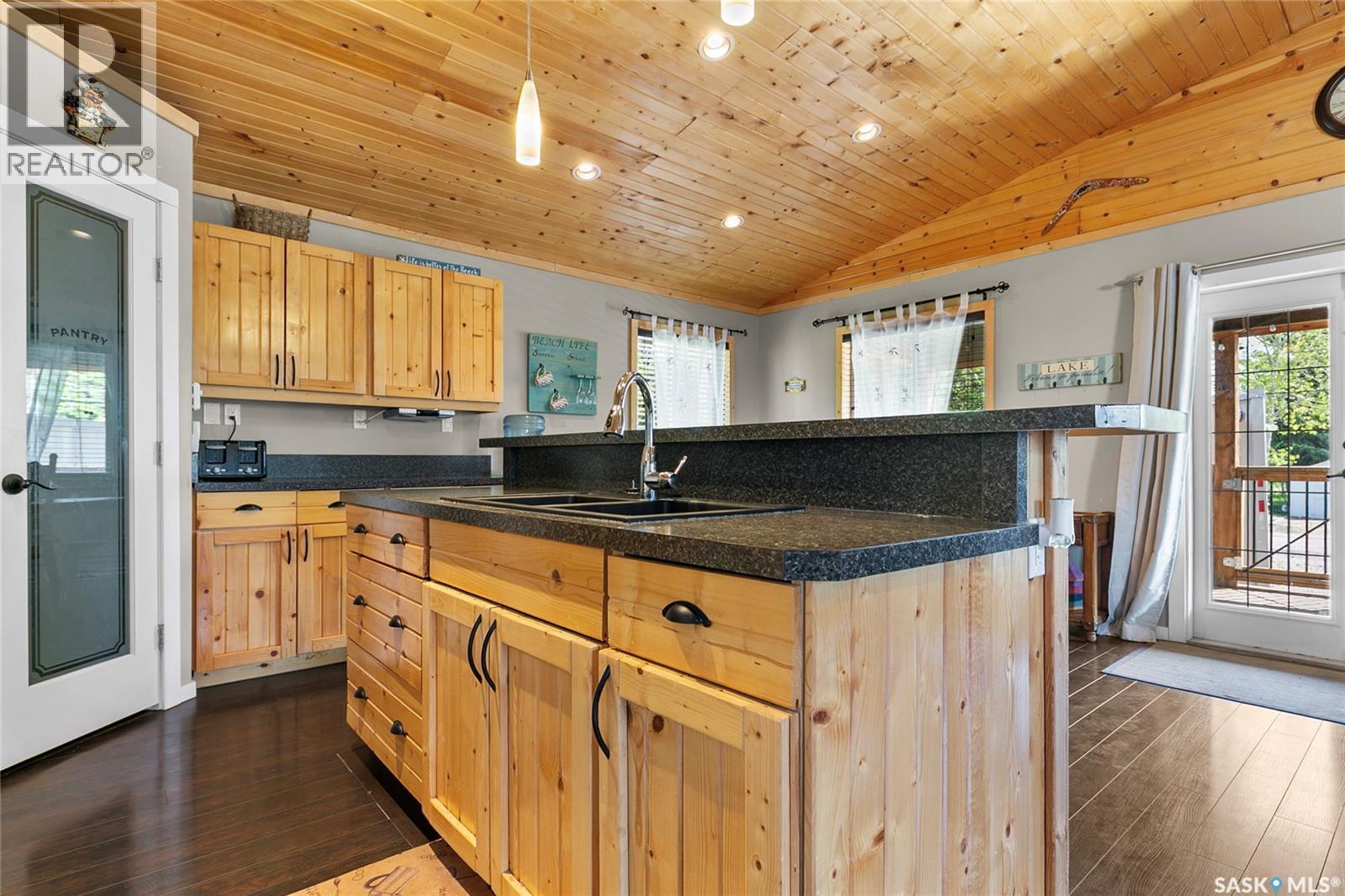 22 Ash Street, Grandview Beach, Saskatchewan  S0G 1C0 - Photo 6 - SK037557
