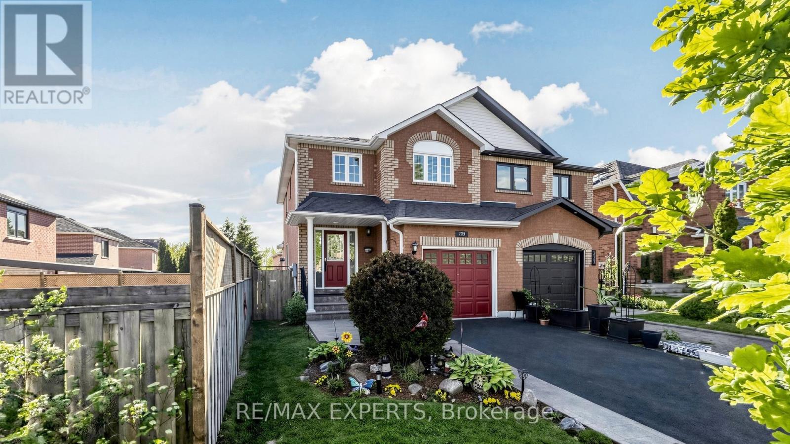 229 Rosanna Crescent, Vaughan, Ontario  L6A 2T3 - Photo 2 - N13210362