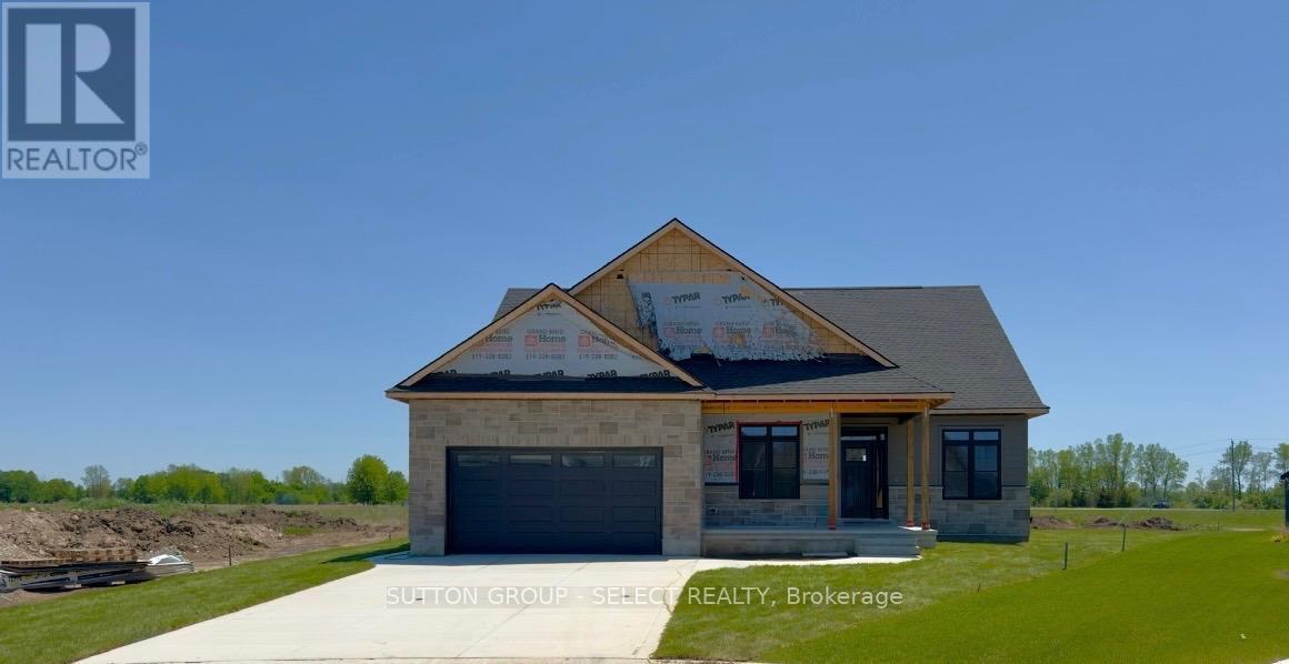 14 LOIS COURT, Lambton Shores, Ontario