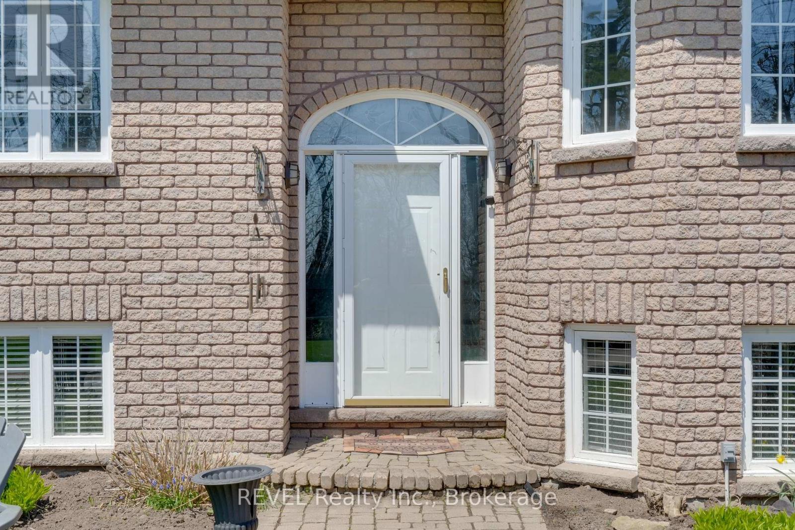 5 Barbara Avenue, Oro-Medonte, Ontario  L0L 2E0 - Photo 5 - S12965850