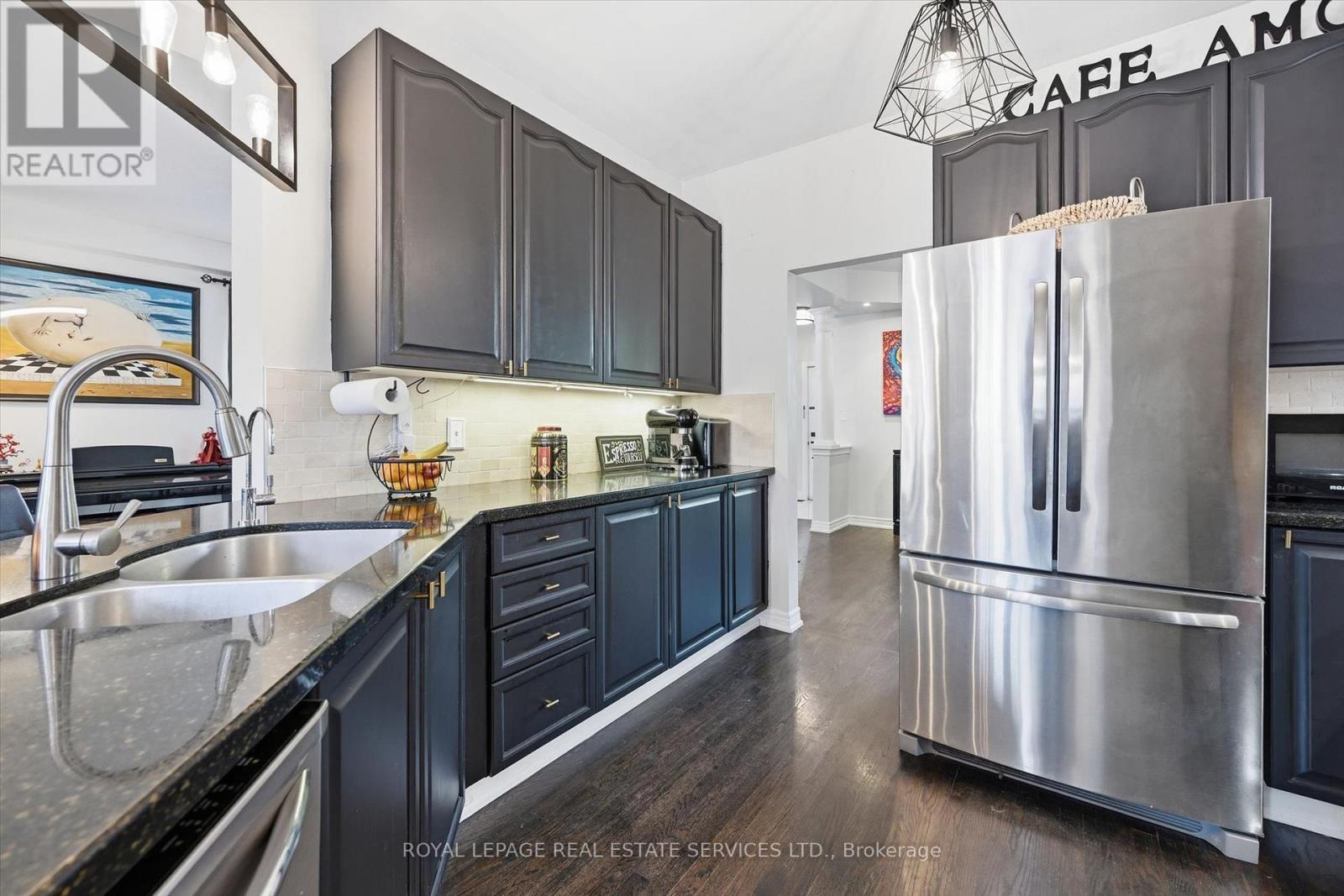 172 River Glen Boulevard, Oakville, Ontario  L6H 7K5 - Photo 9 - W13210072