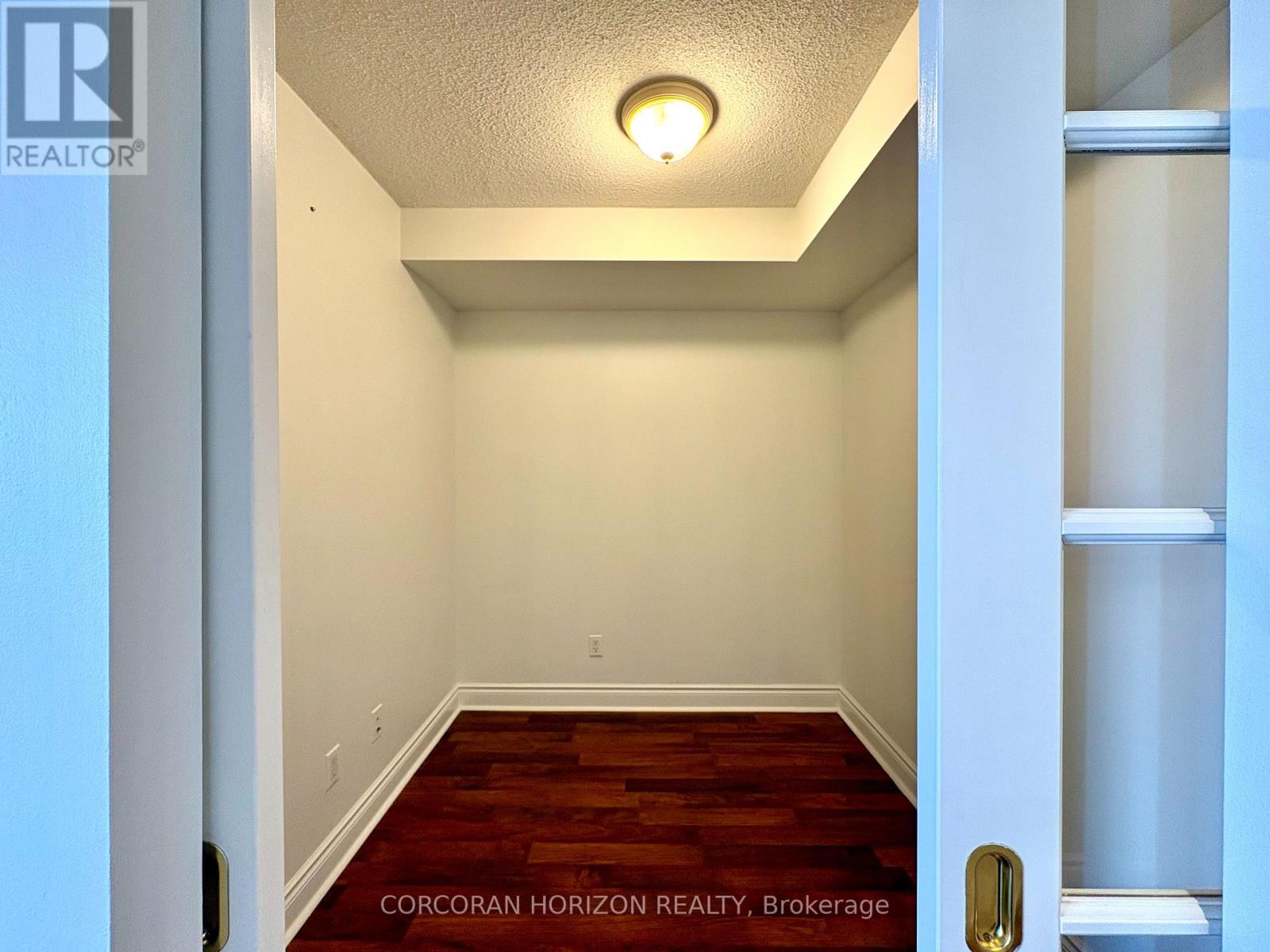 1006 - 10 Northtown Way, Toronto, Ontario  M3H 5S9 - Photo 4 - C13215326