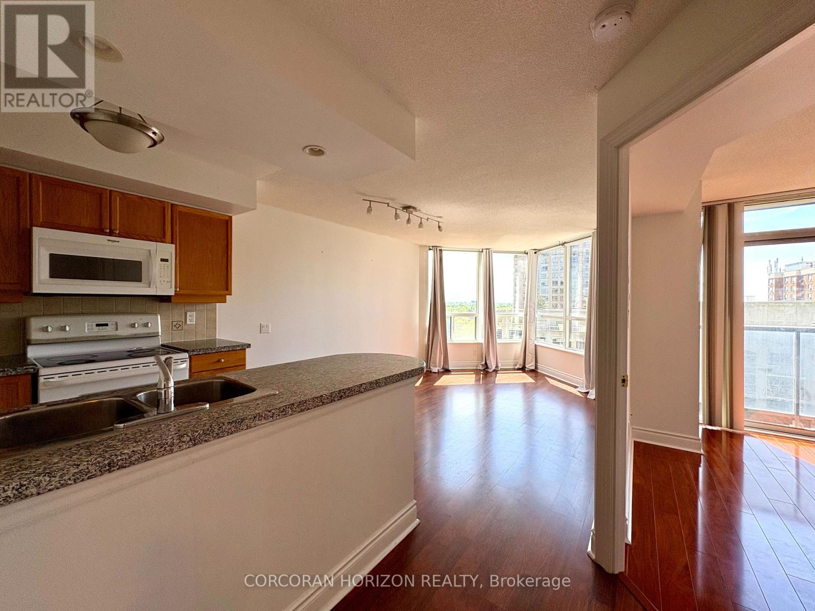 1006 - 10 Northtown Way, Toronto, Ontario  M3H 5S9 - Photo 6 - C13215326