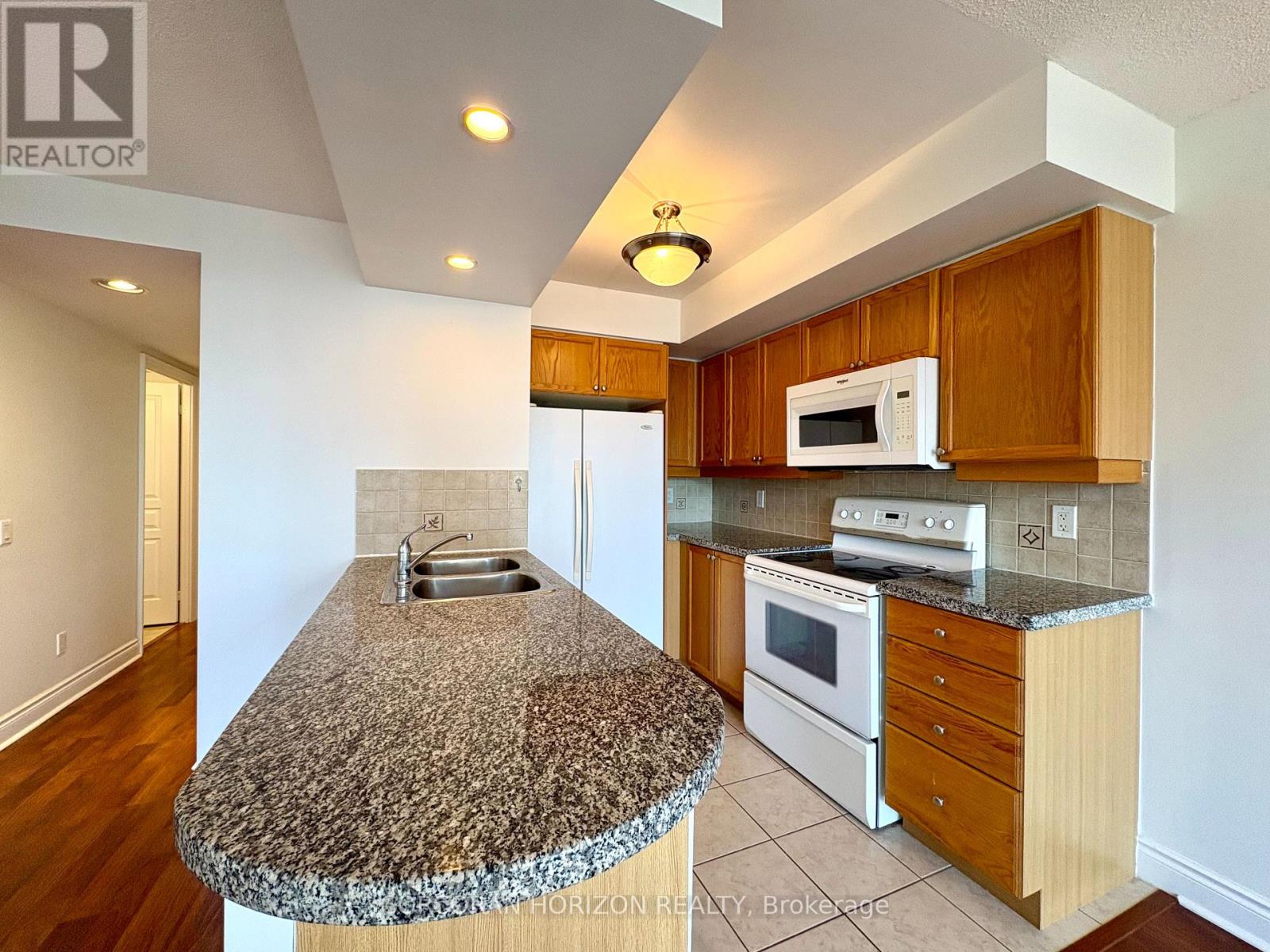 1006 - 10 Northtown Way, Toronto, Ontario  M3H 5S9 - Photo 7 - C13215326
