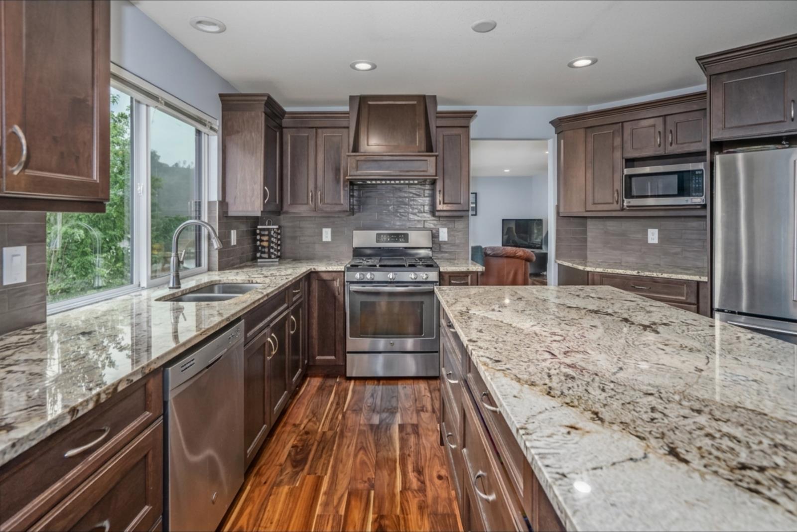 35452 Strathcona Court, Abbotsford, British Columbia  V3G 3A2 - Photo 11 - R3128798