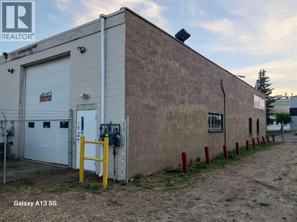 6789 52 Avenue, Red Deer, Alberta  T4N 4K8 - Photo 8 - A2315291