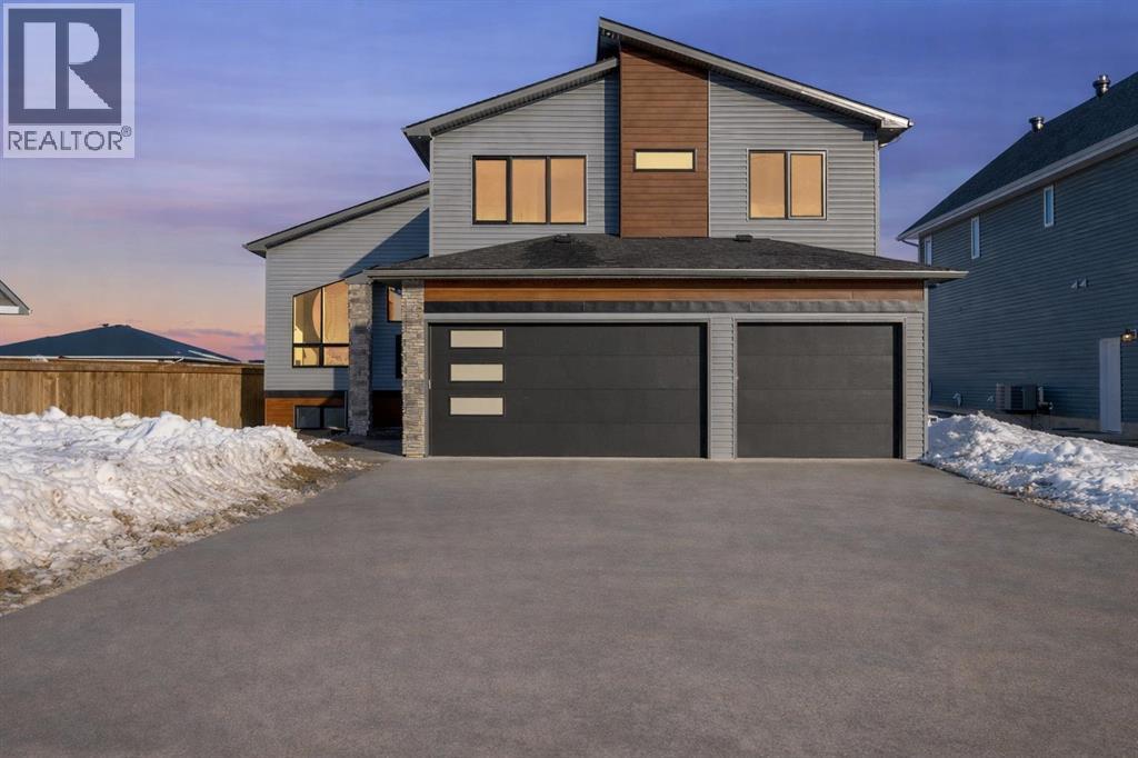 176 Beaveridge Close, Fort Mcmurray, Alberta  T9H 2V3 - Photo 1 - A2284034