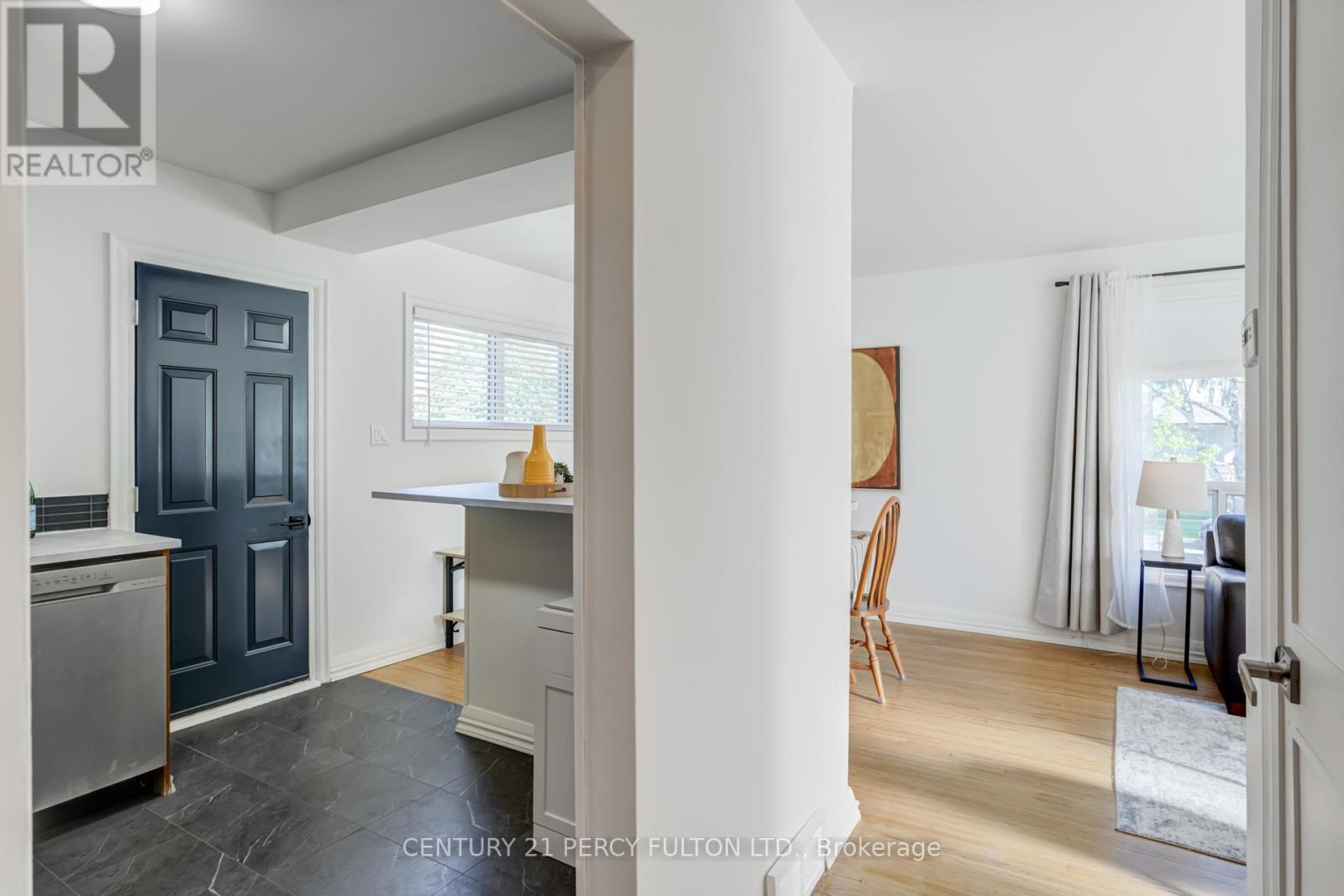 10 Mendip Crescent, Toronto, Ontario  M1P 1Y4 - Photo 14 - E13215034